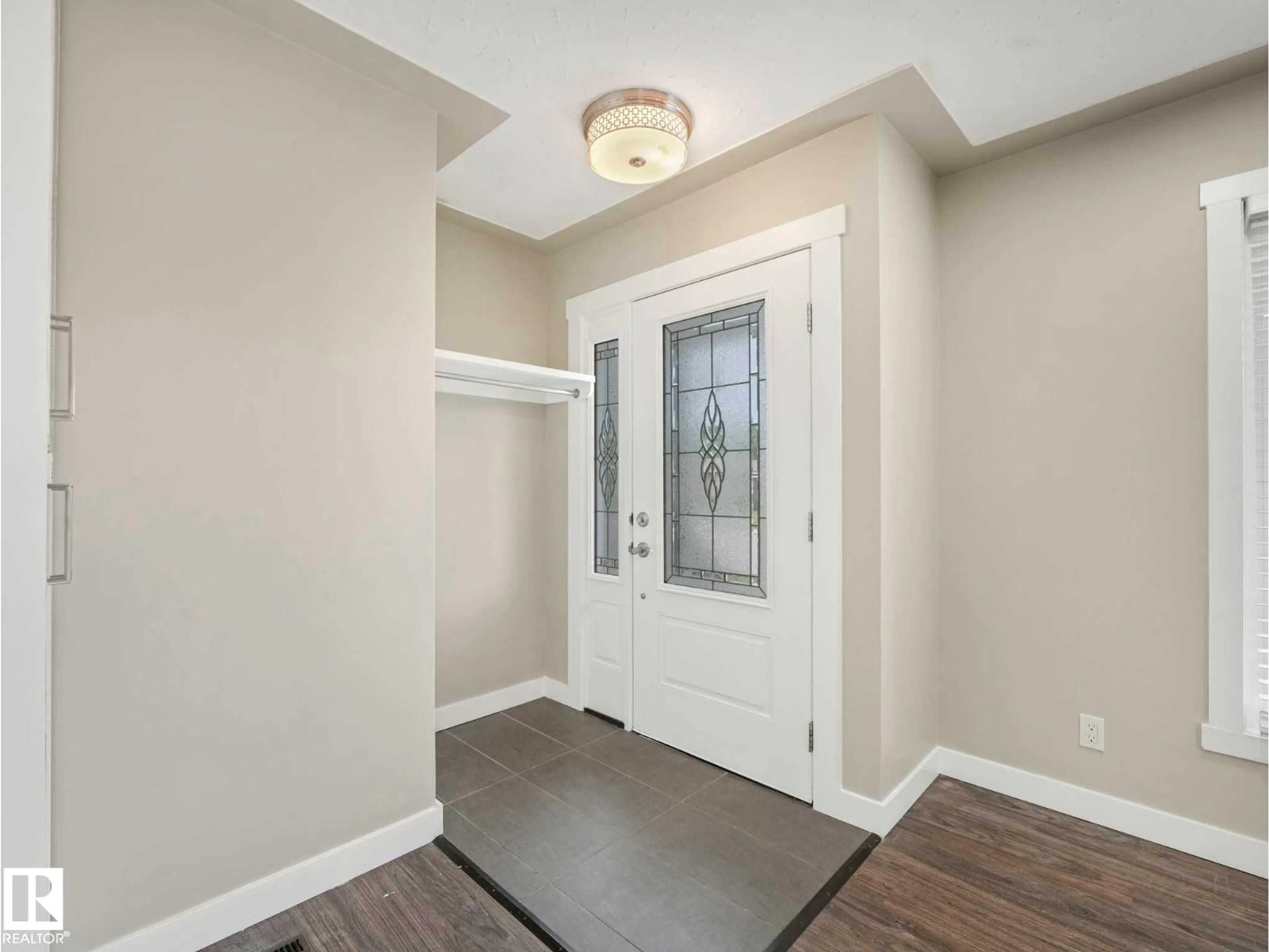 Indoor entryway for NW - 12241 54 ST, Edmonton Alberta T5W3N6