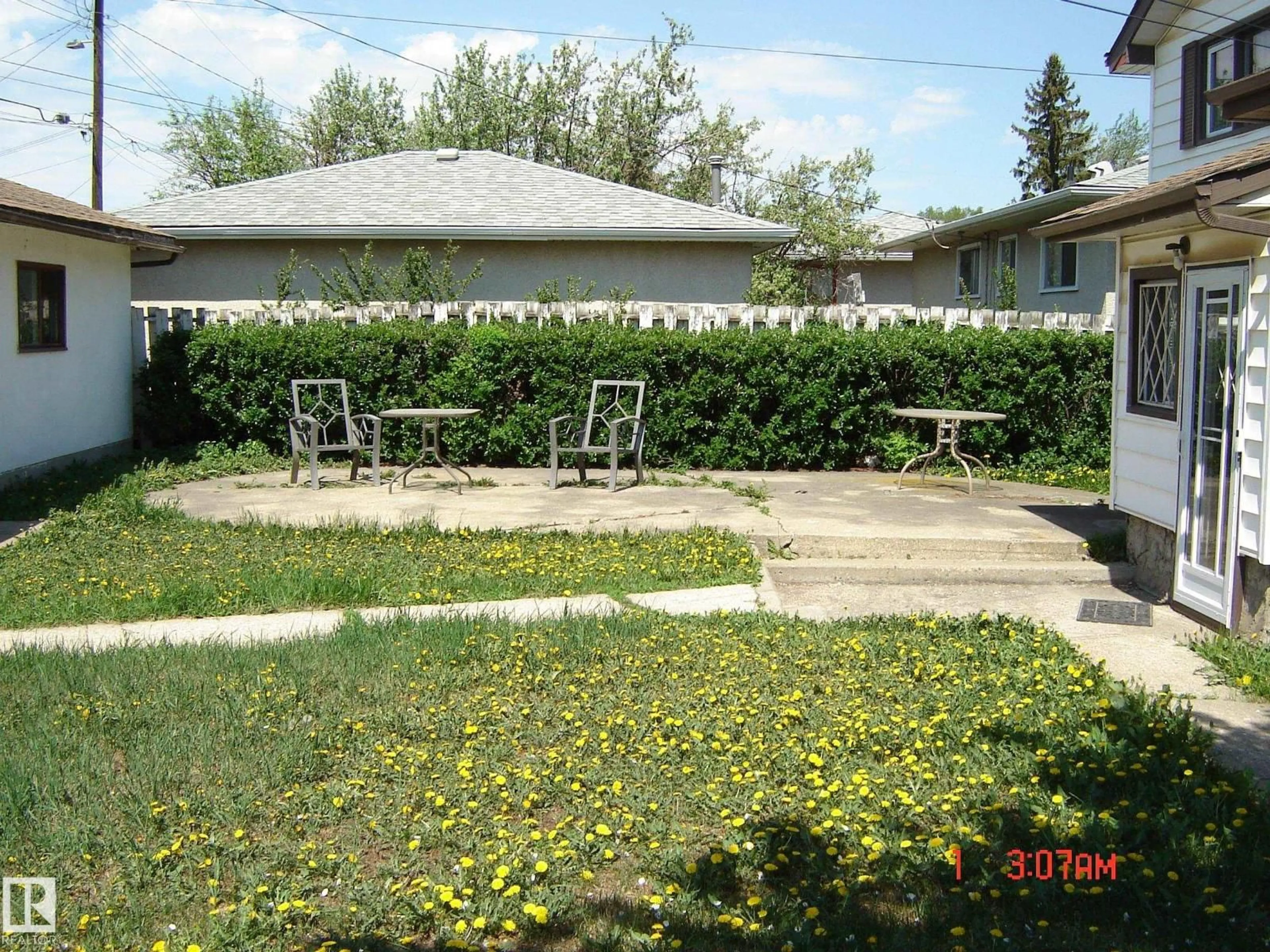 Patio, street for NW - 13524 92 ST, Edmonton Alberta T5E3R9