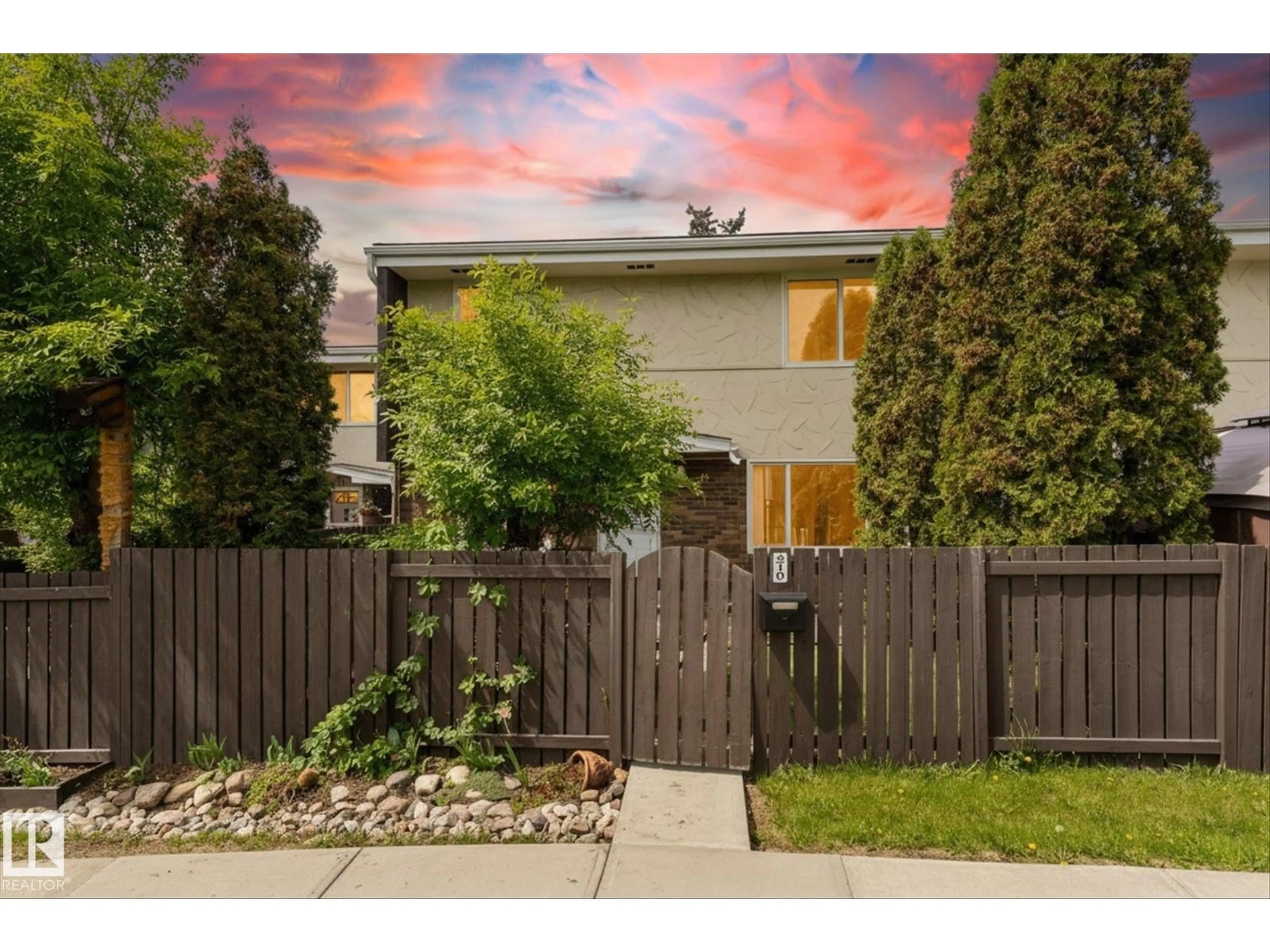 Unknown for NW - 210 ROSELAND VG, Edmonton Alberta T5E5R6