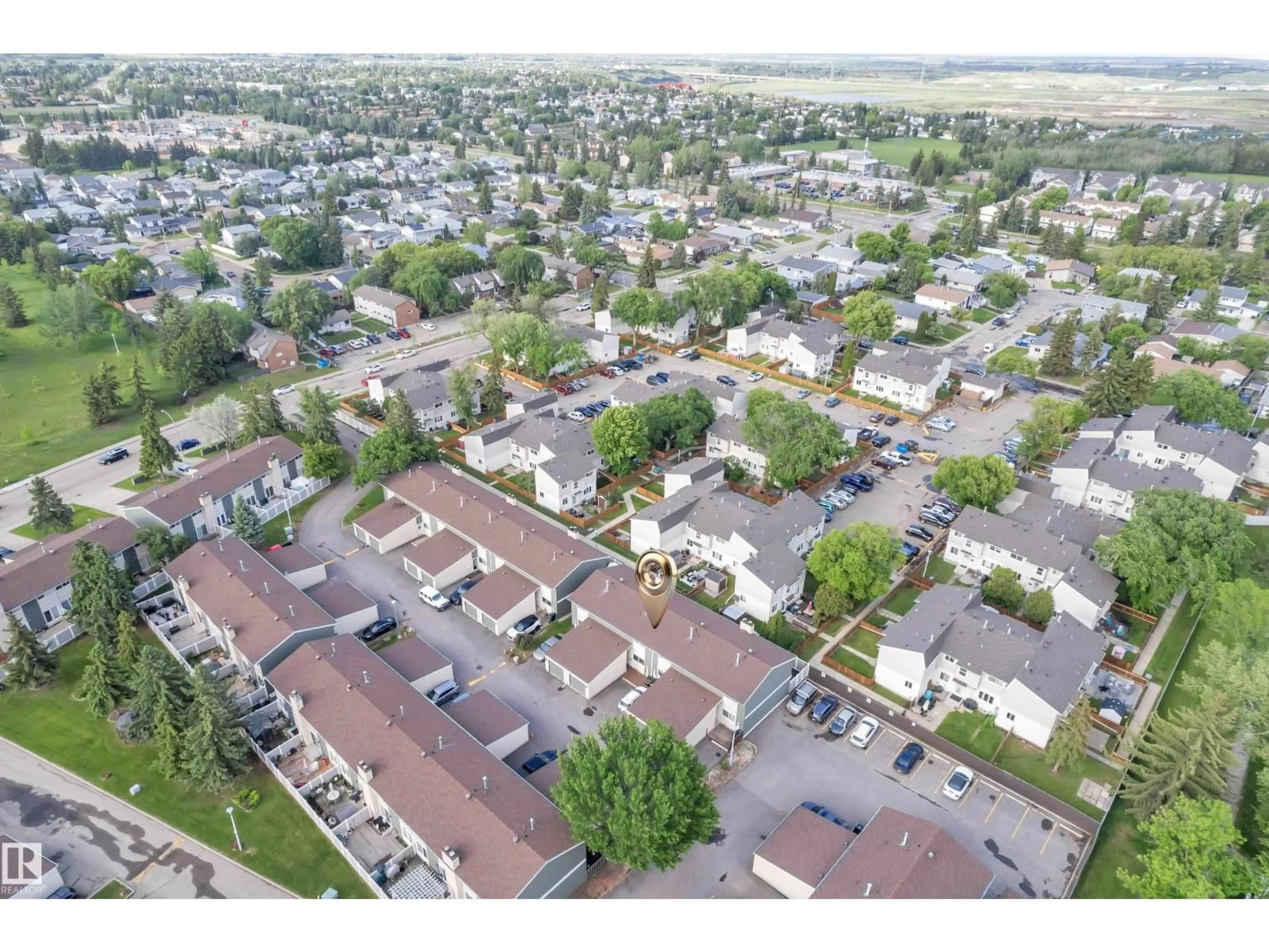 A pic from outside/outdoor area/front of a property/back of a property/a pic from drone, street for 3217 132A AV, Edmonton Alberta T5A4K4