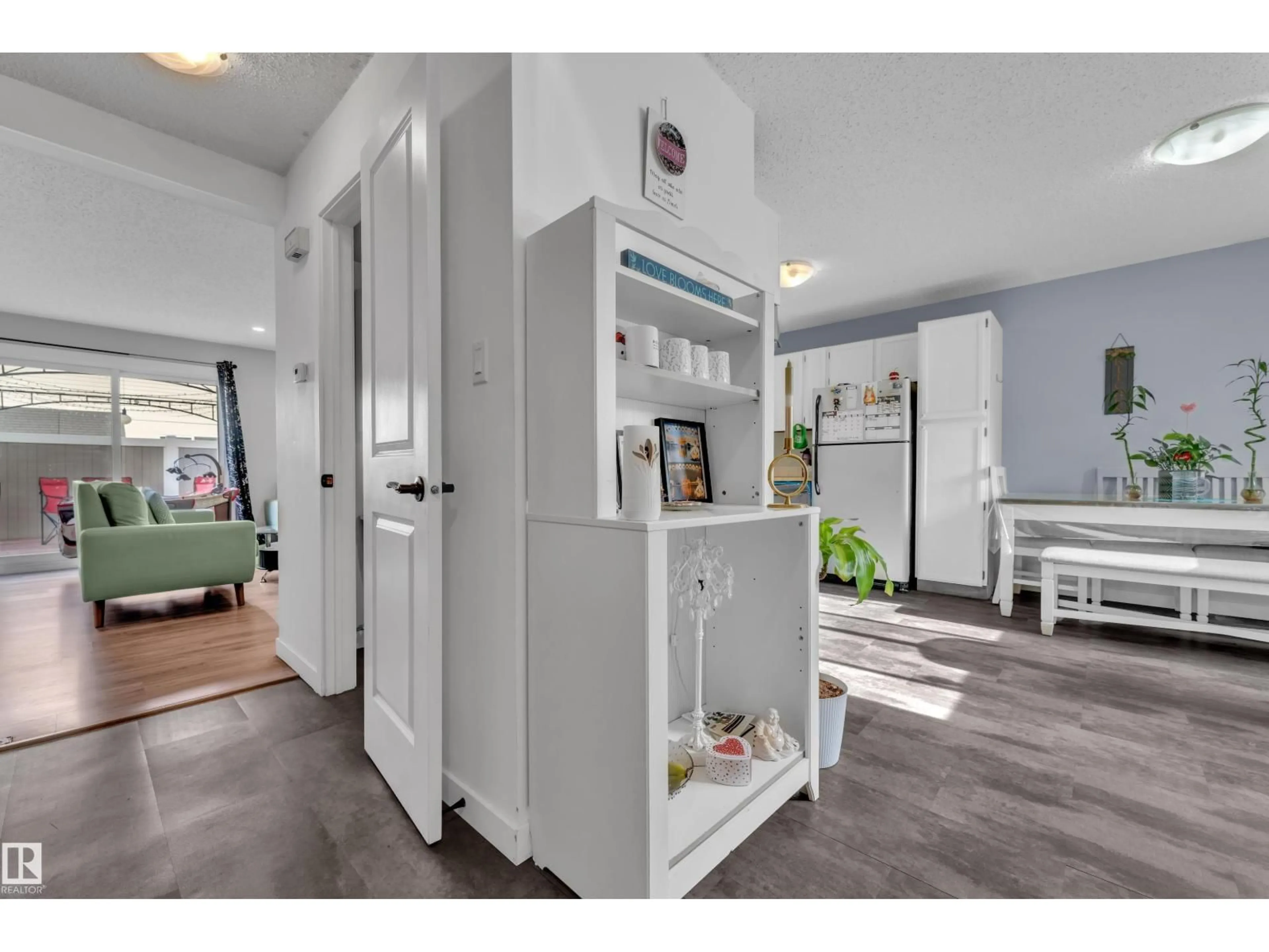 Indoor entryway for 3217 132A AV, Edmonton Alberta T5A4K4