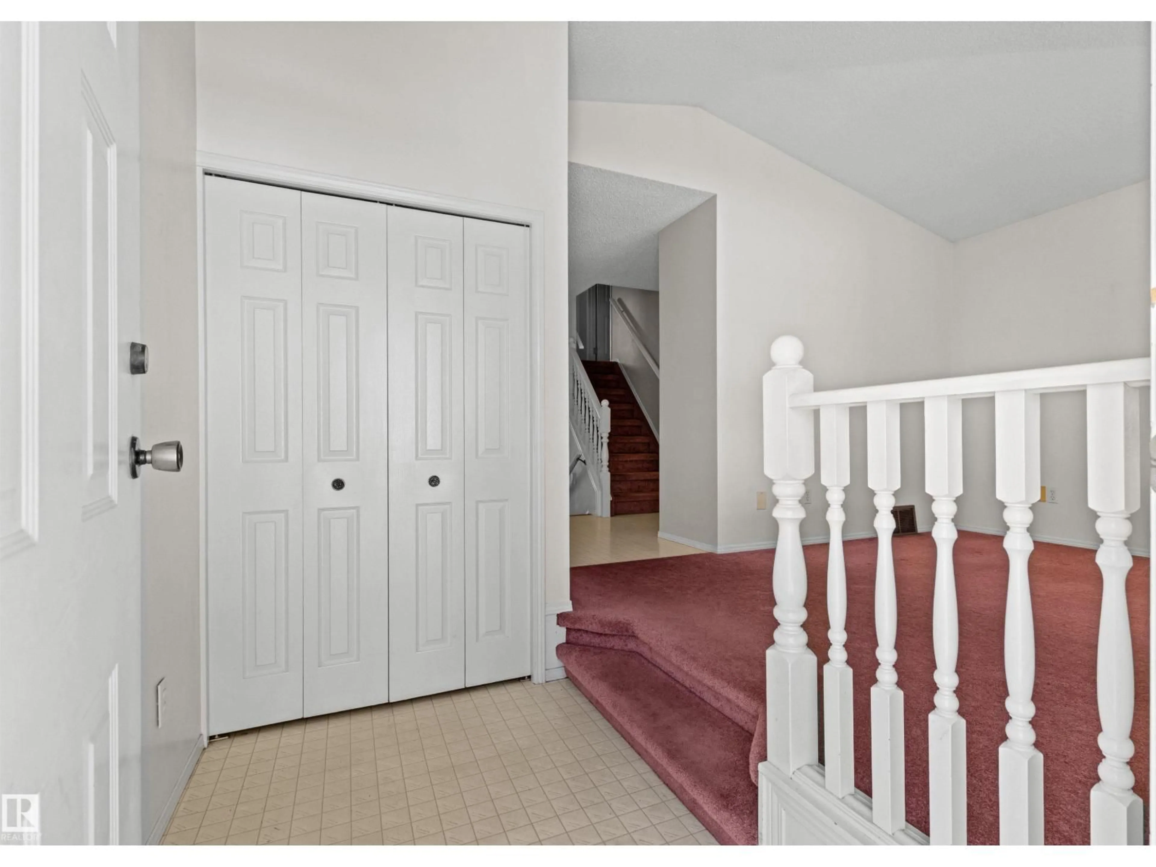 Indoor entryway for #12 - 3311 58 ST, Edmonton Alberta T6L6X3