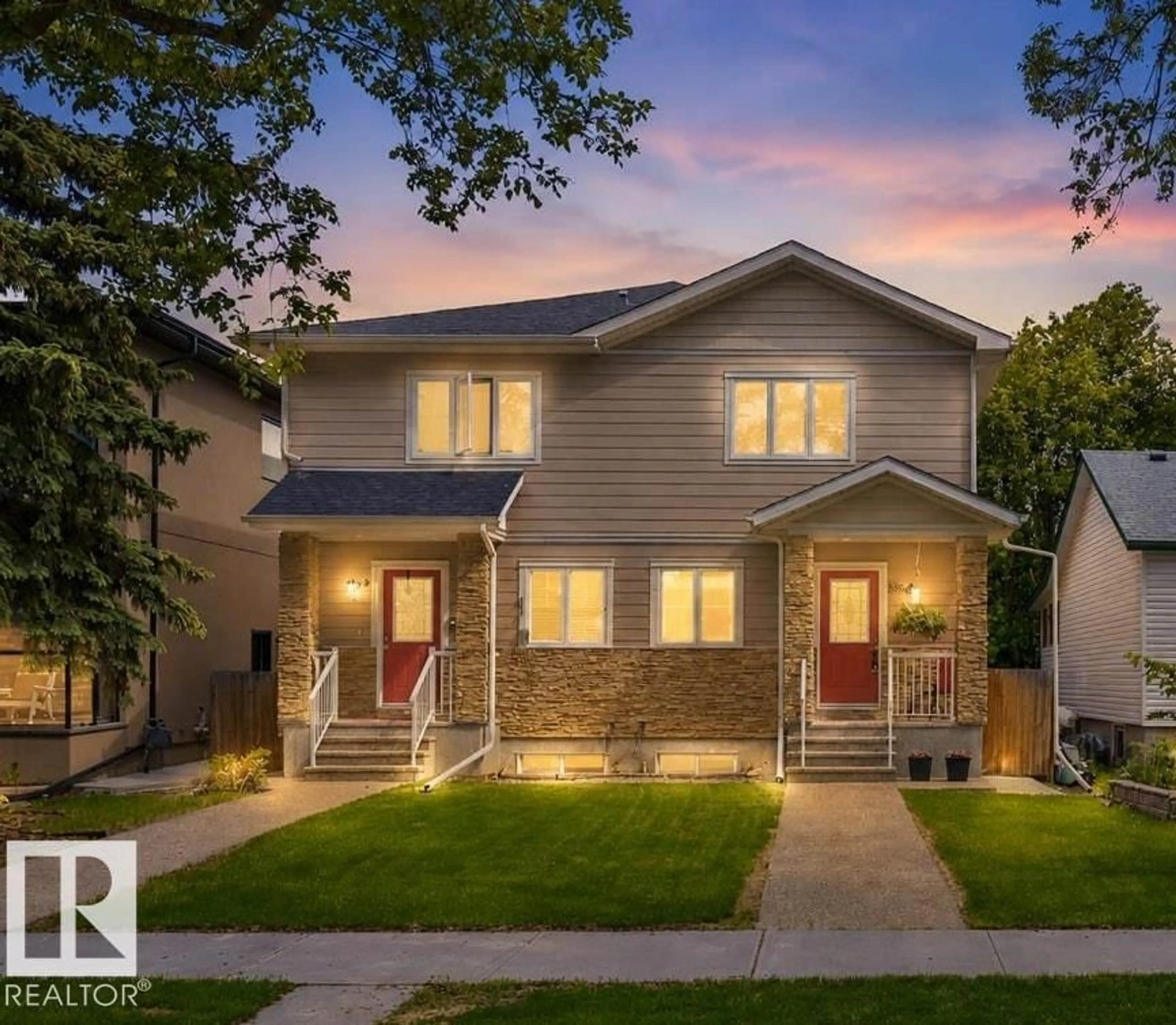 Home with vinyl exterior material, street for NW - 8506 80 AV, Edmonton Alberta T6C0T3