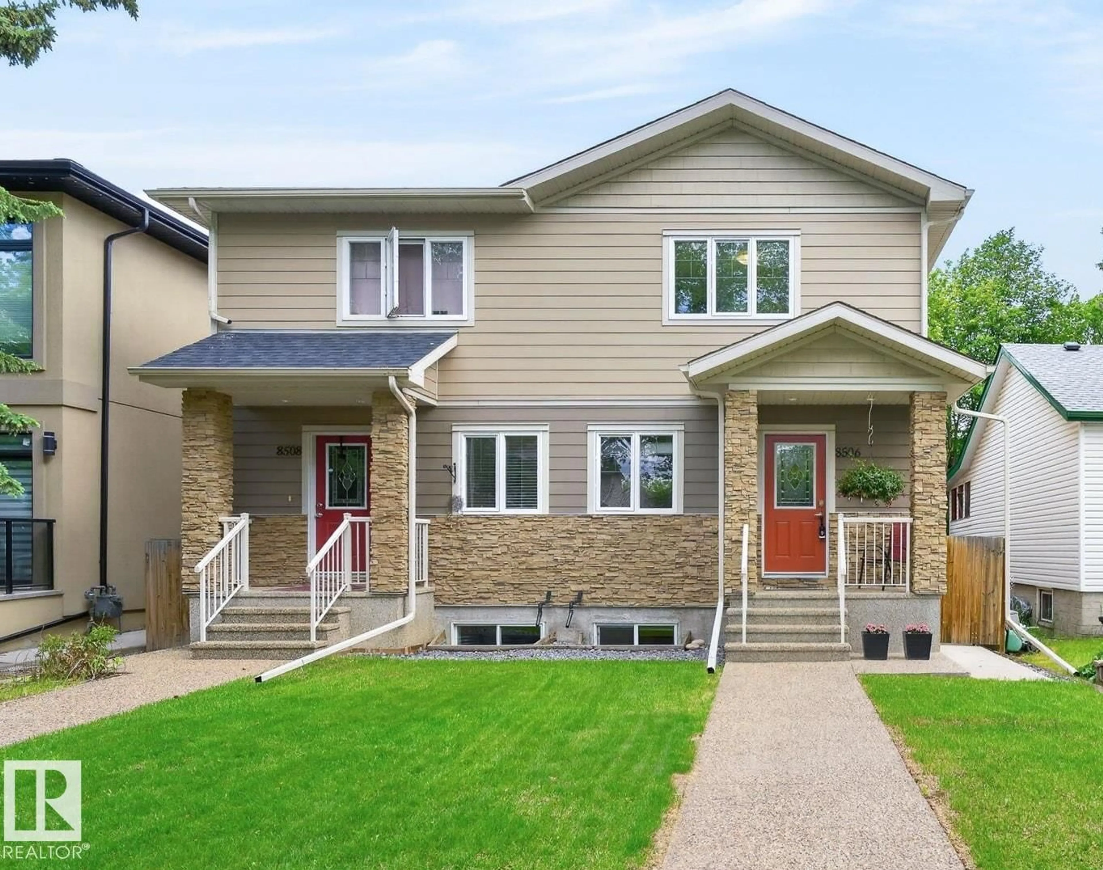 Home with vinyl exterior material, street for NW - 8506 80 AV, Edmonton Alberta T6C0T3