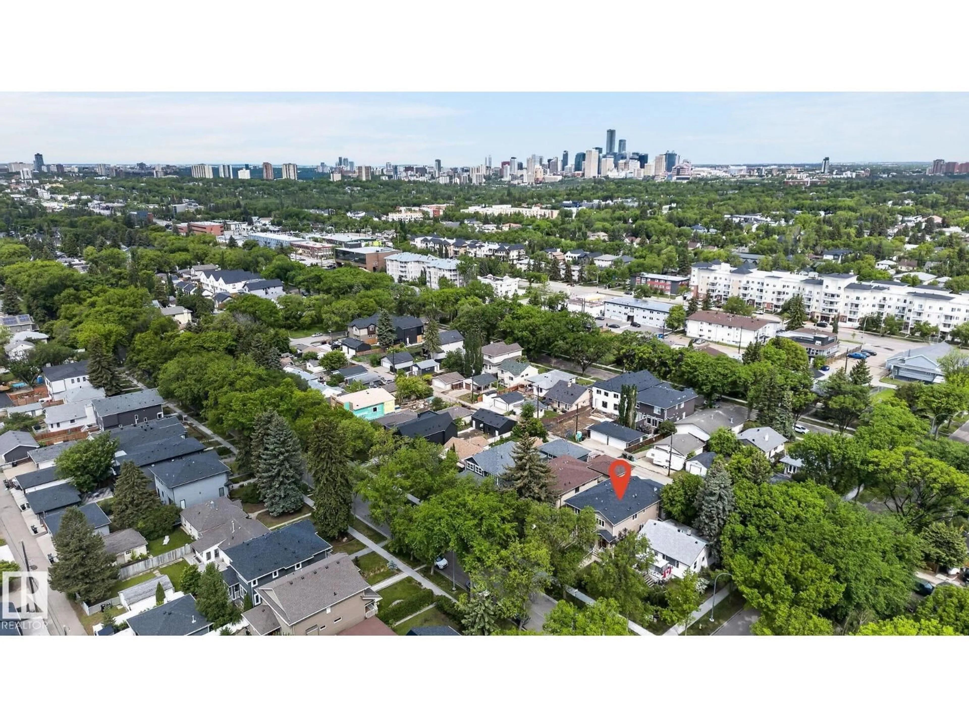 A pic from outside/outdoor area/front of a property/back of a property/a pic from drone, city buildings view from balcony for NW - 8506 80 AV, Edmonton Alberta T6C0T3