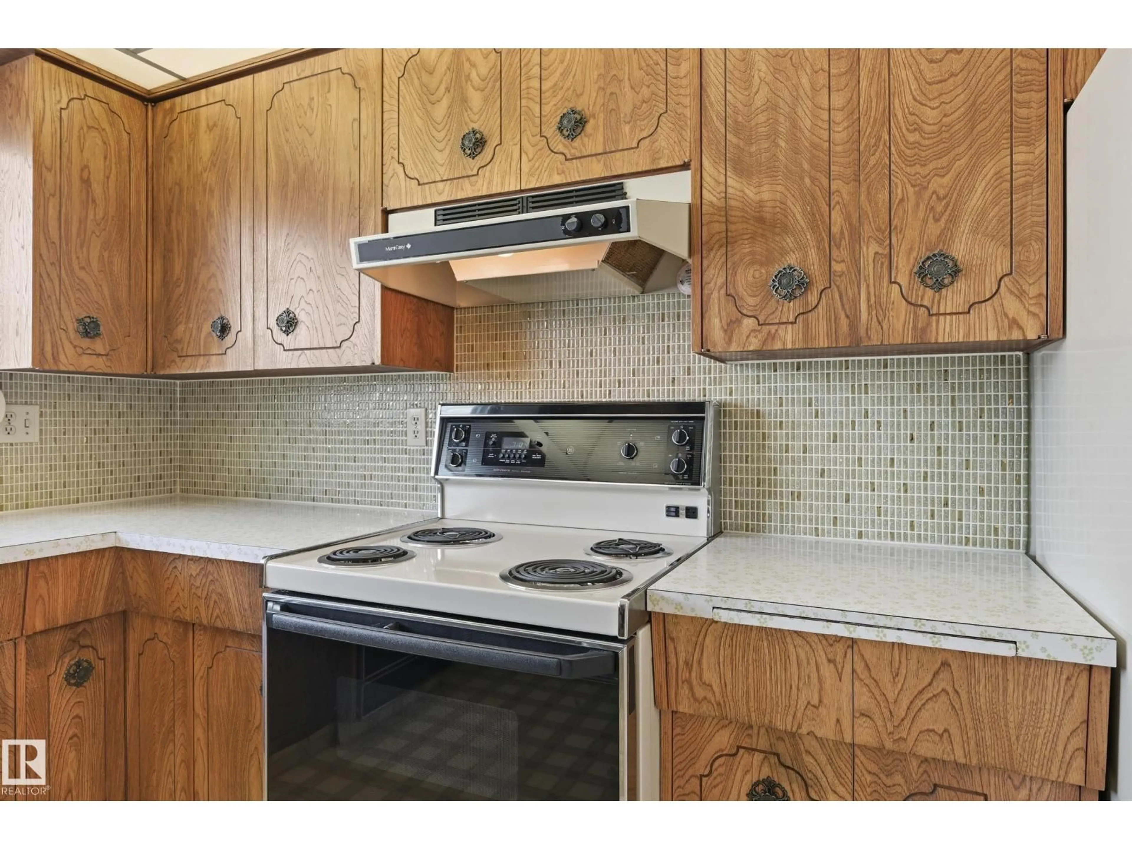 Standard kitchen, unknown for NW - 14912 114 ST, Edmonton Alberta T5X1G8