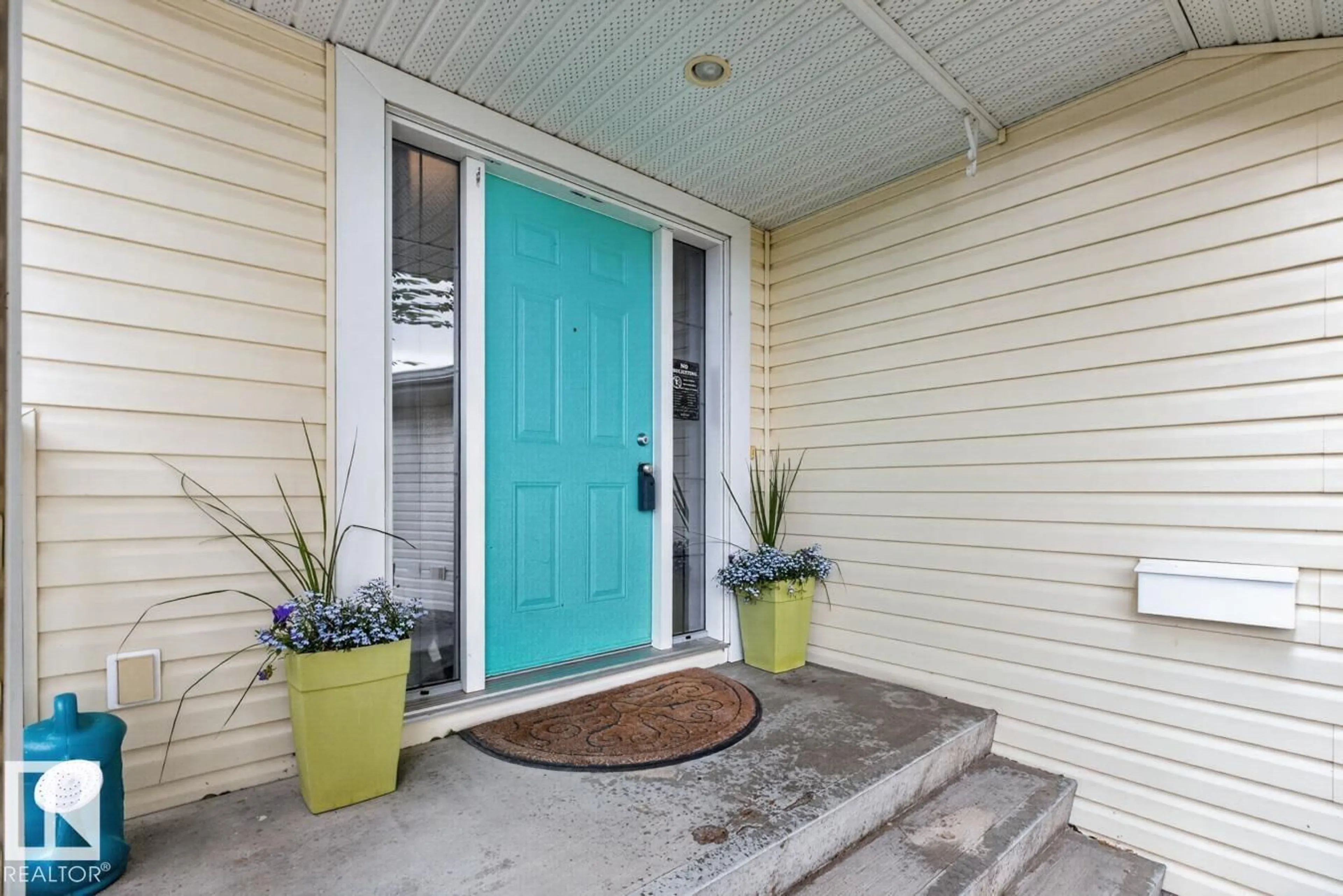 Indoor entryway for 3301 47 ST, Beaumont Alberta T4X0B7