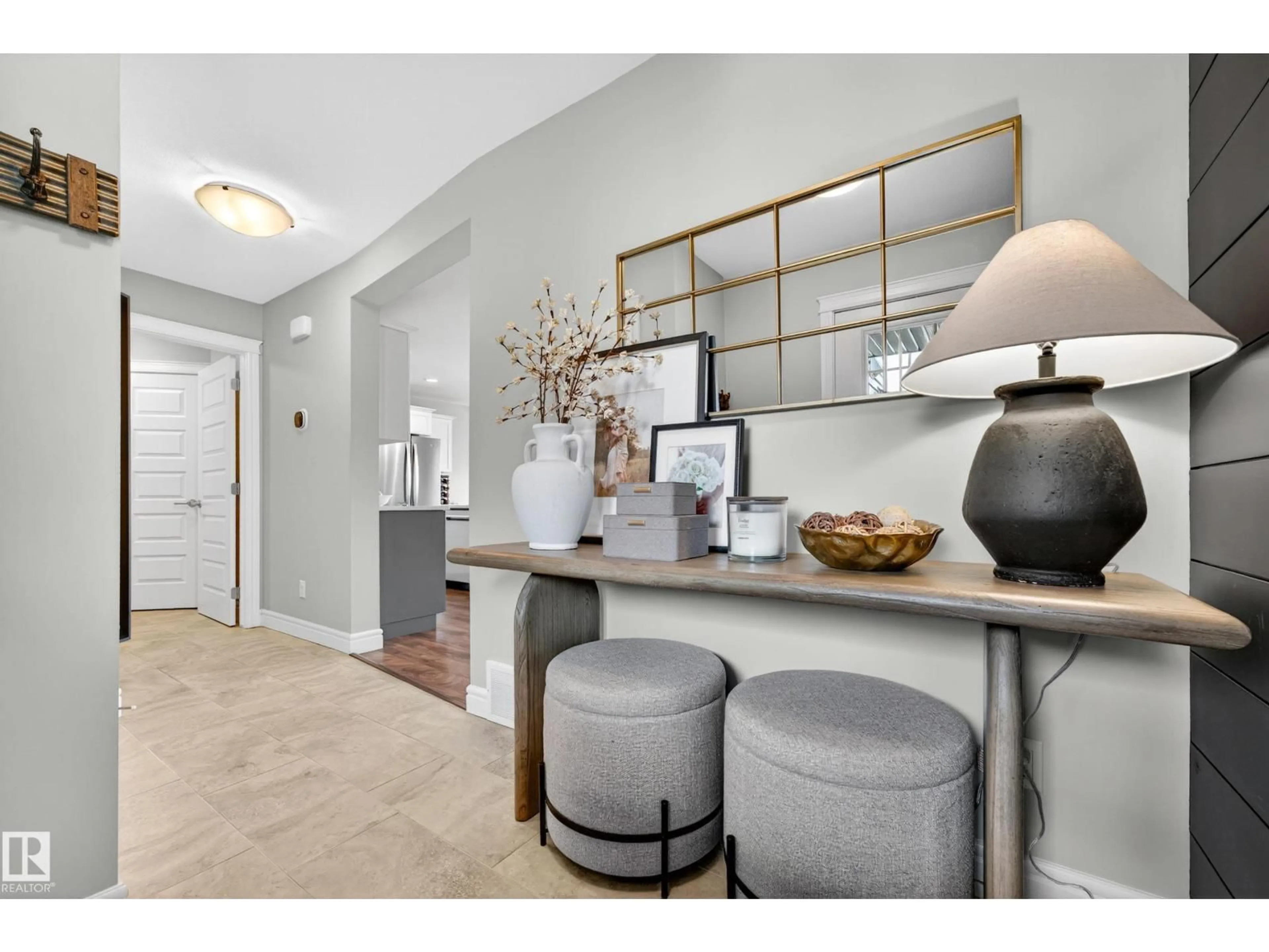 Indoor entryway for 86 SENTRY WY, Sherwood Park Alberta T8H1B1