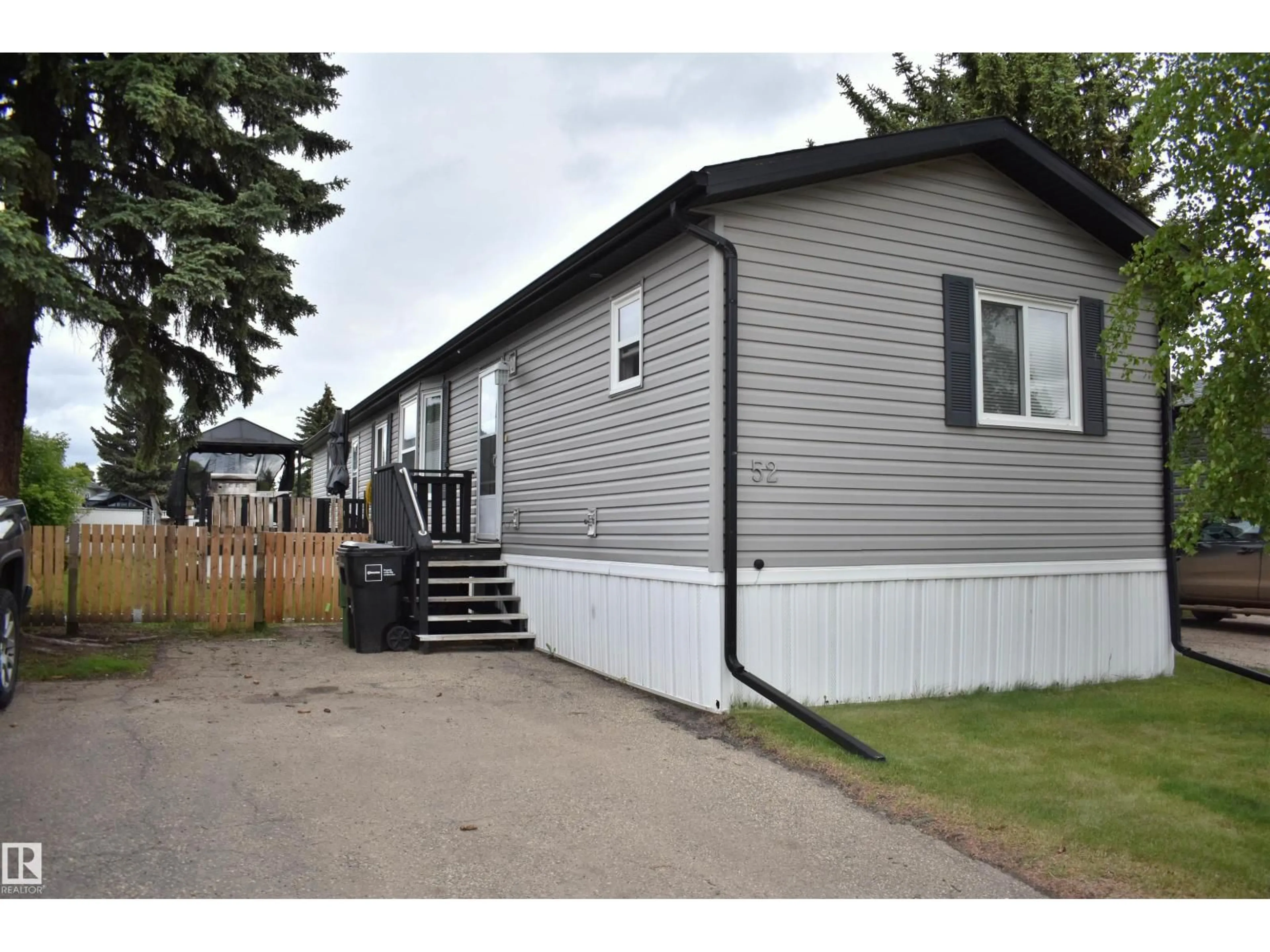 Home with vinyl exterior material, street for 52 EVERGREEN PA, Edmonton Alberta T5Y4M2