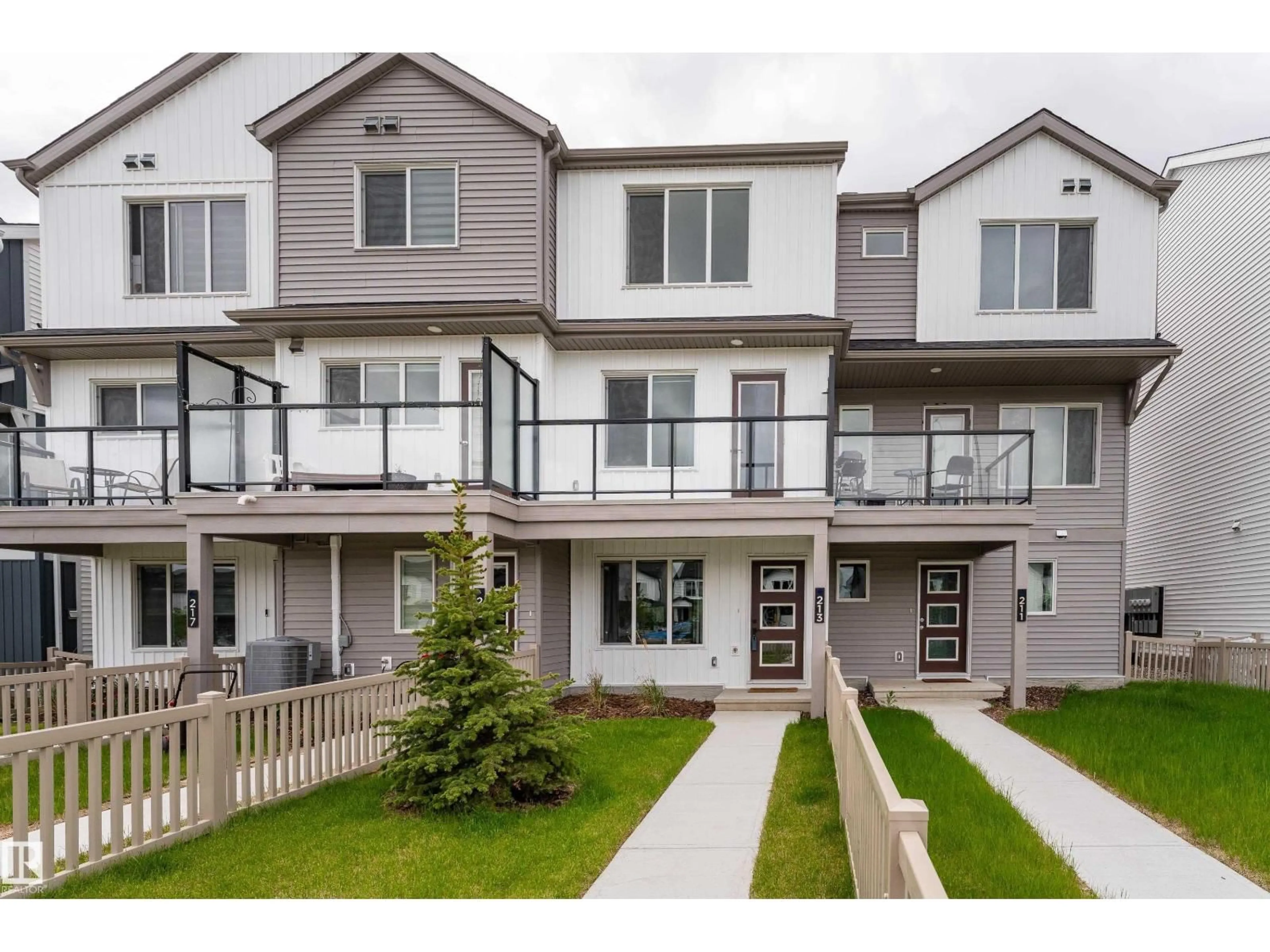 Home with vinyl exterior material, unknown for 213 MARQUIS BV, Edmonton Alberta T5Y4G1
