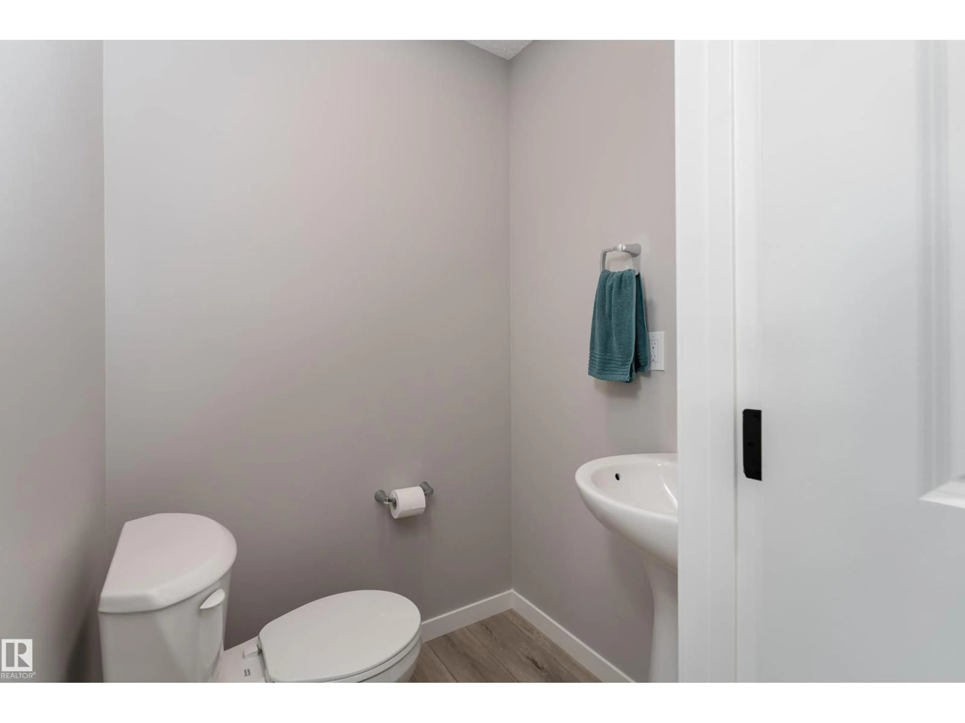 Standard bathroom, unknown for 213 MARQUIS BV, Edmonton Alberta T5Y4G1