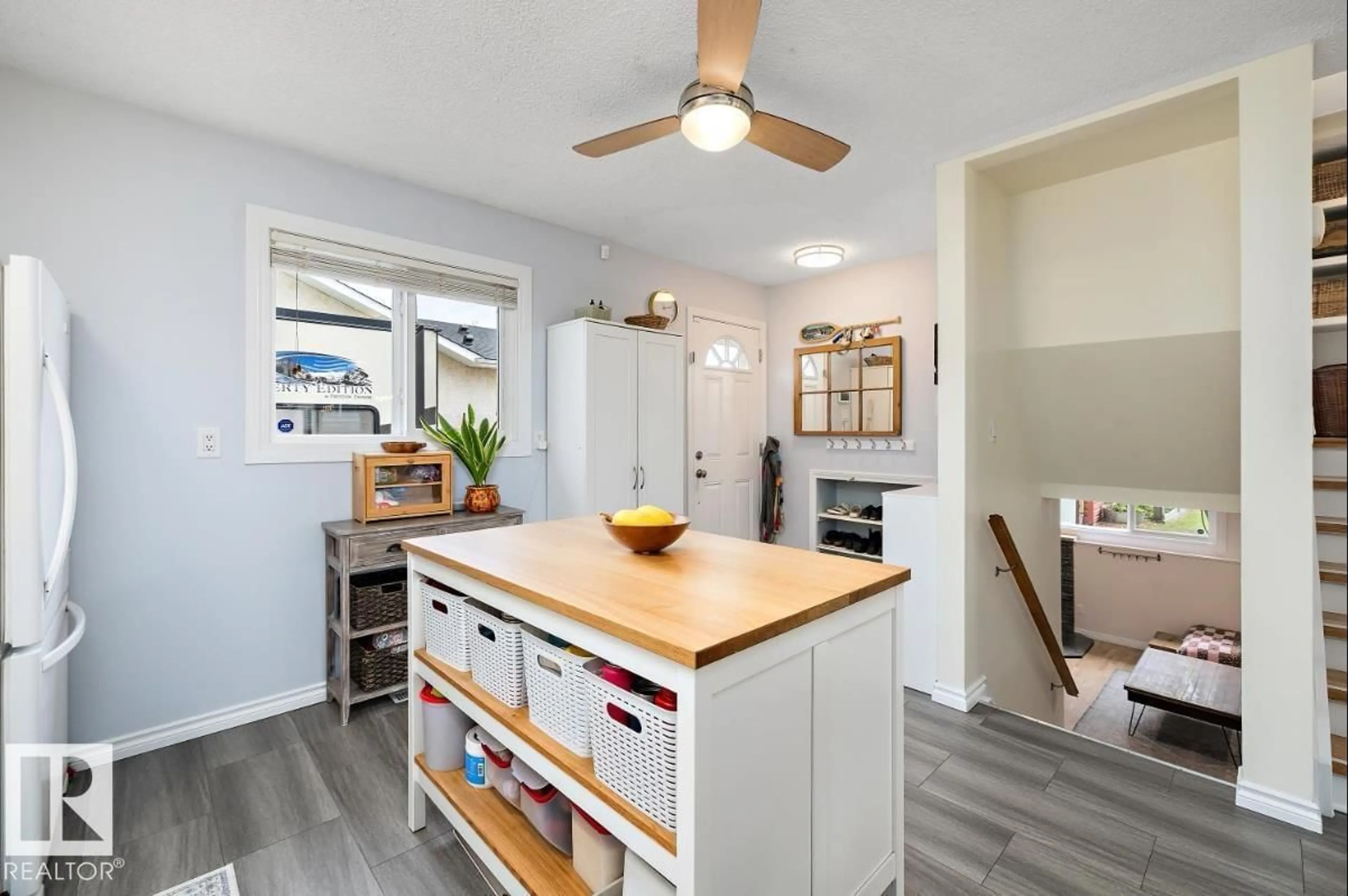 Open concept kitchen, unknown for 243 PORTER AV, Millet Alberta T0C1Z0