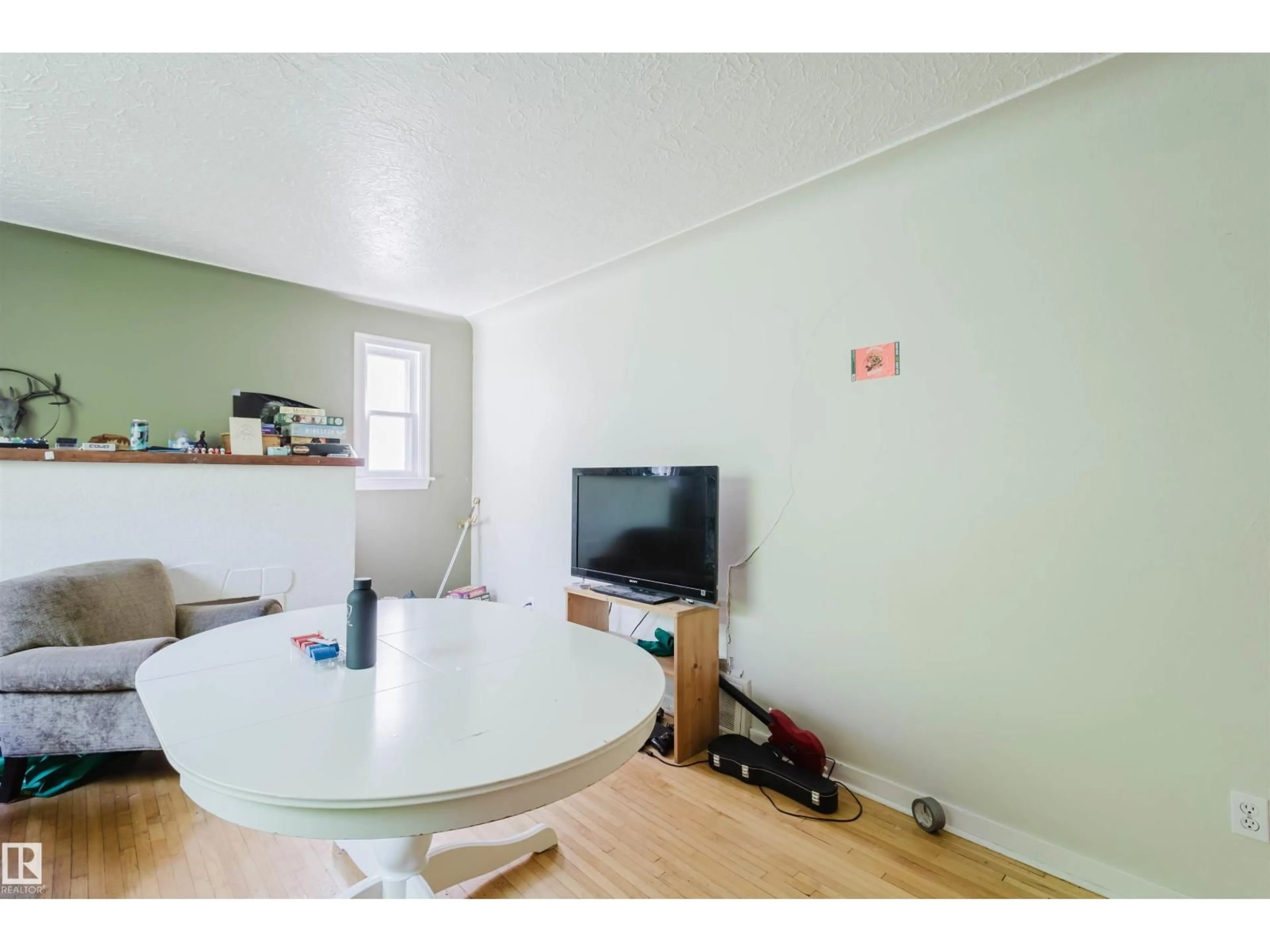 A pic of a room for 7230 112 ST, Edmonton Alberta T6G1J3