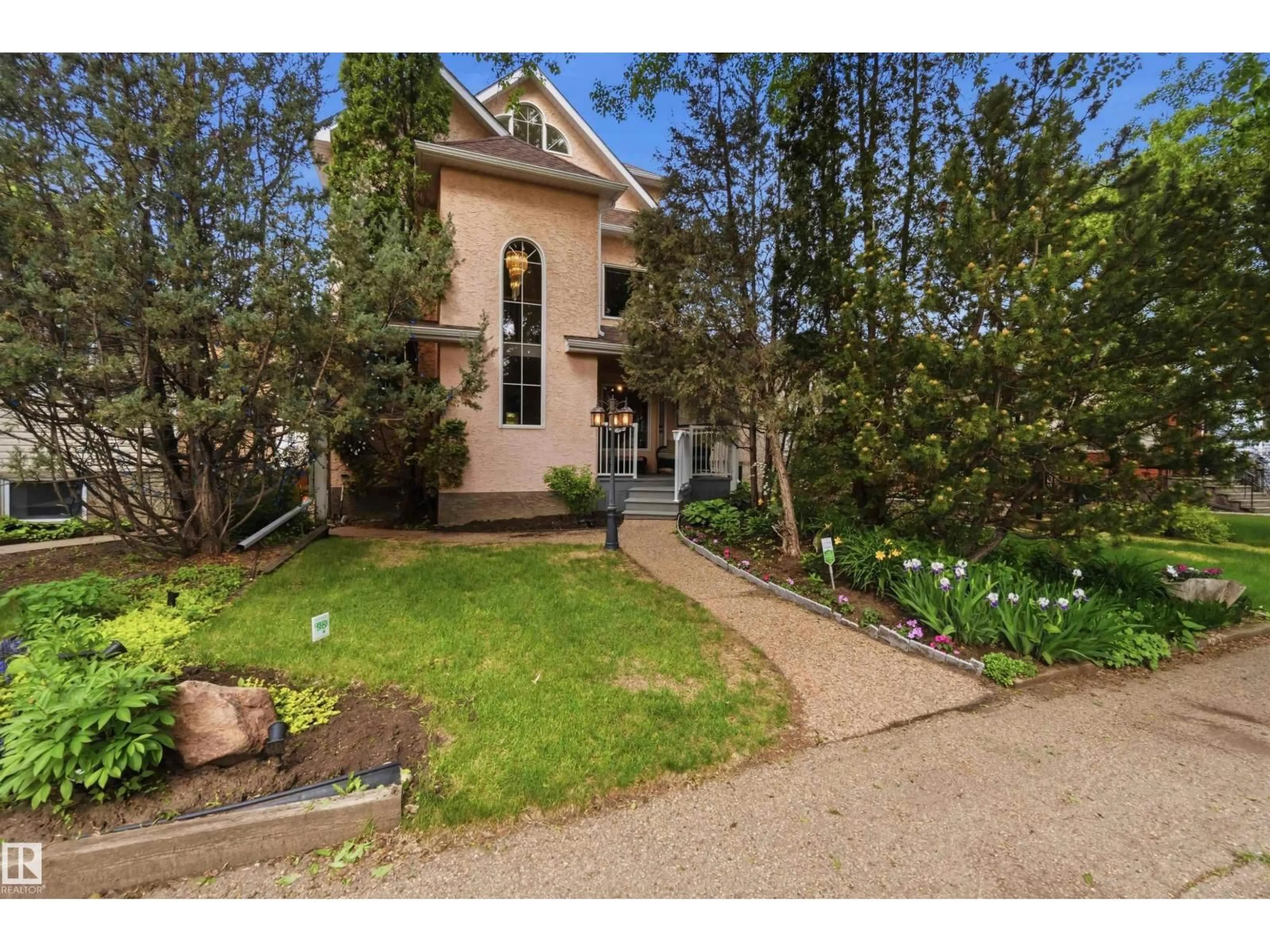 Unknown for NW - 9730 95 ST, Edmonton Alberta T6C3X7
