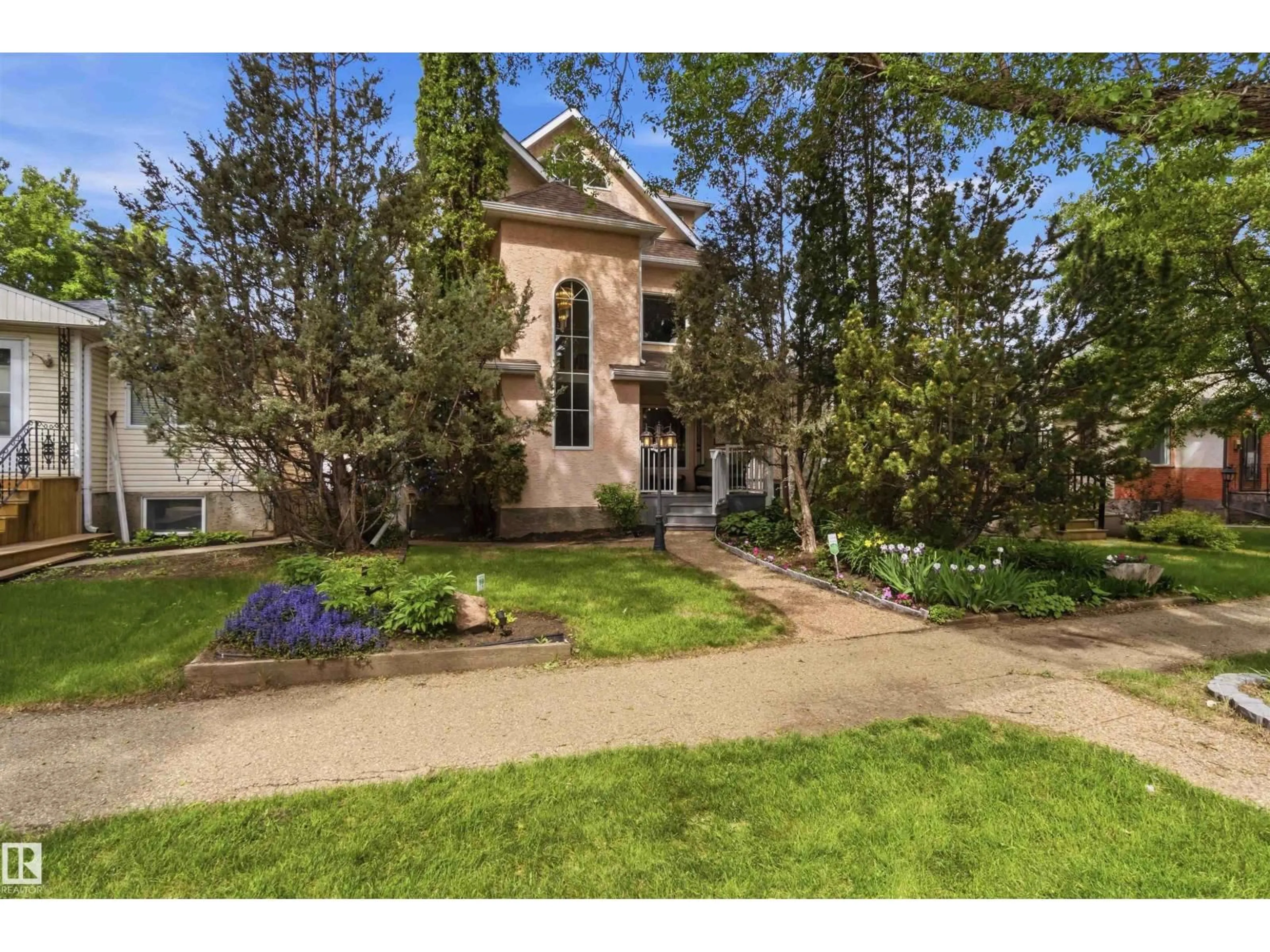 Unknown for NW - 9730 95 ST, Edmonton Alberta T6C3X7