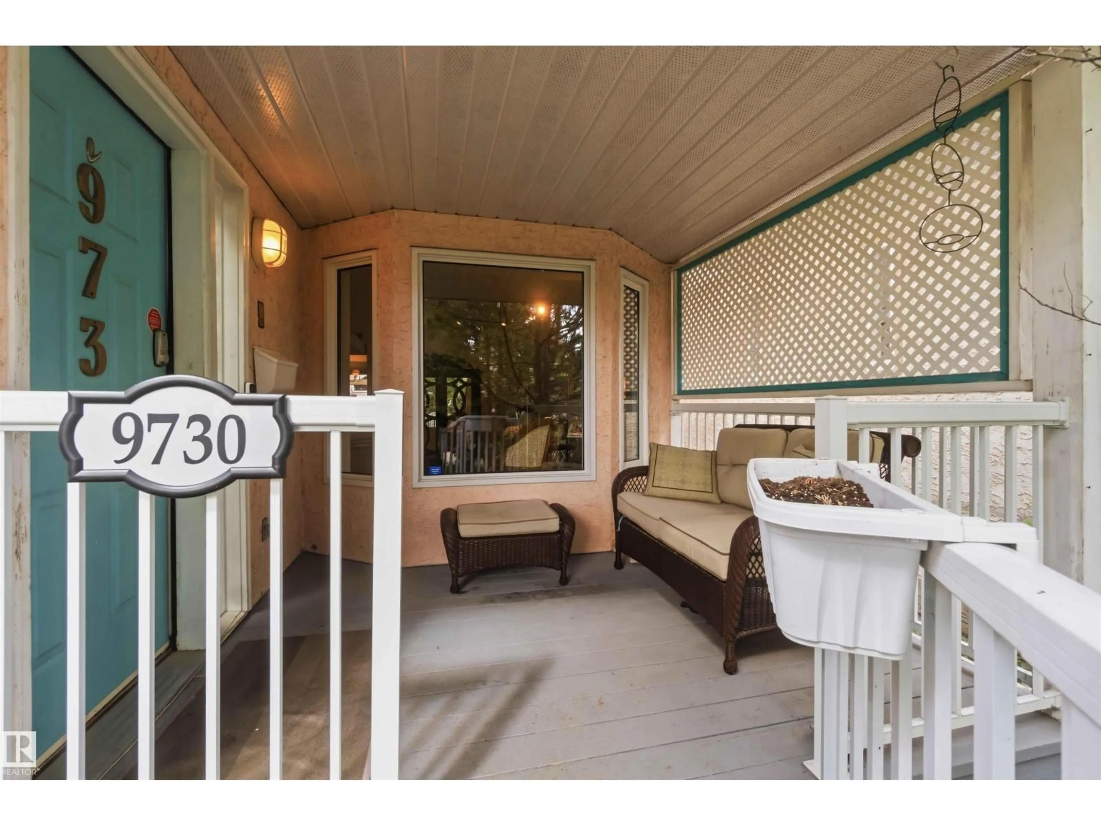 Patio, street for NW - 9730 95 ST, Edmonton Alberta T6C3X7