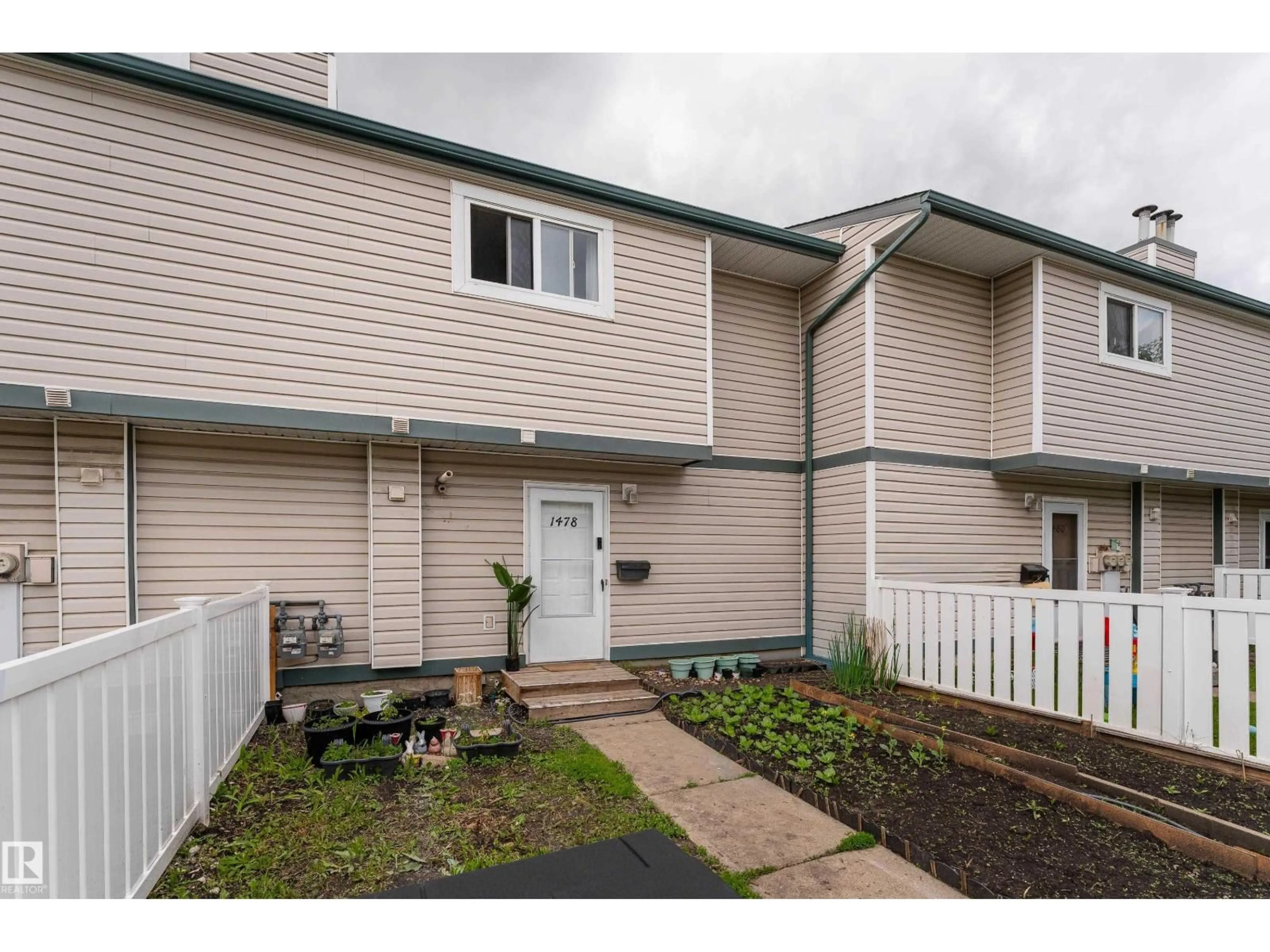 Unknown for 1478 LAKEWOOD RD, Edmonton Alberta T6K3M2