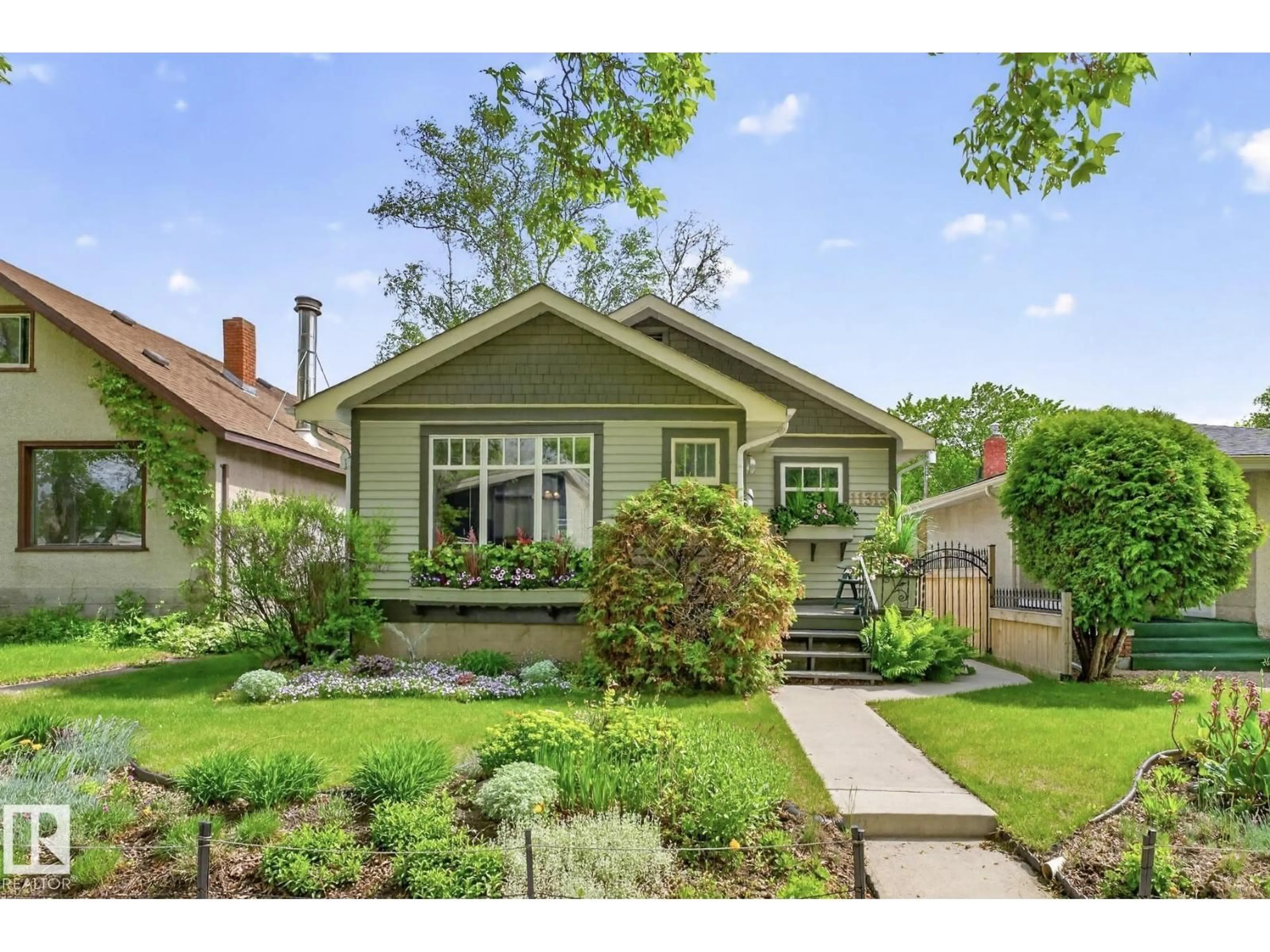 Unknown for 11313 67 ST, Edmonton Alberta T5B1L2