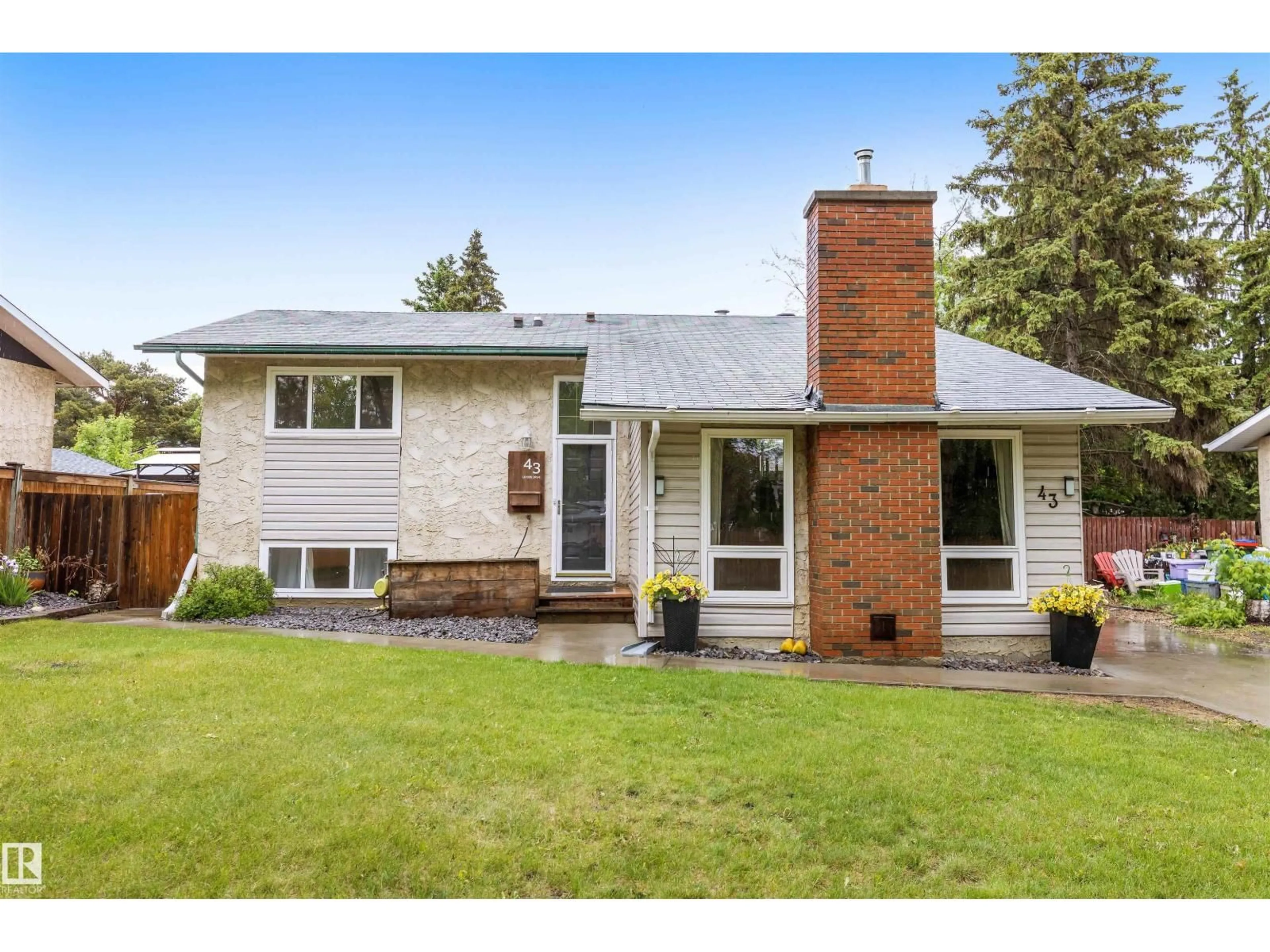 Home with brick exterior material, street for 43 LAYDON DR, St. Albert Alberta T8N2H8
