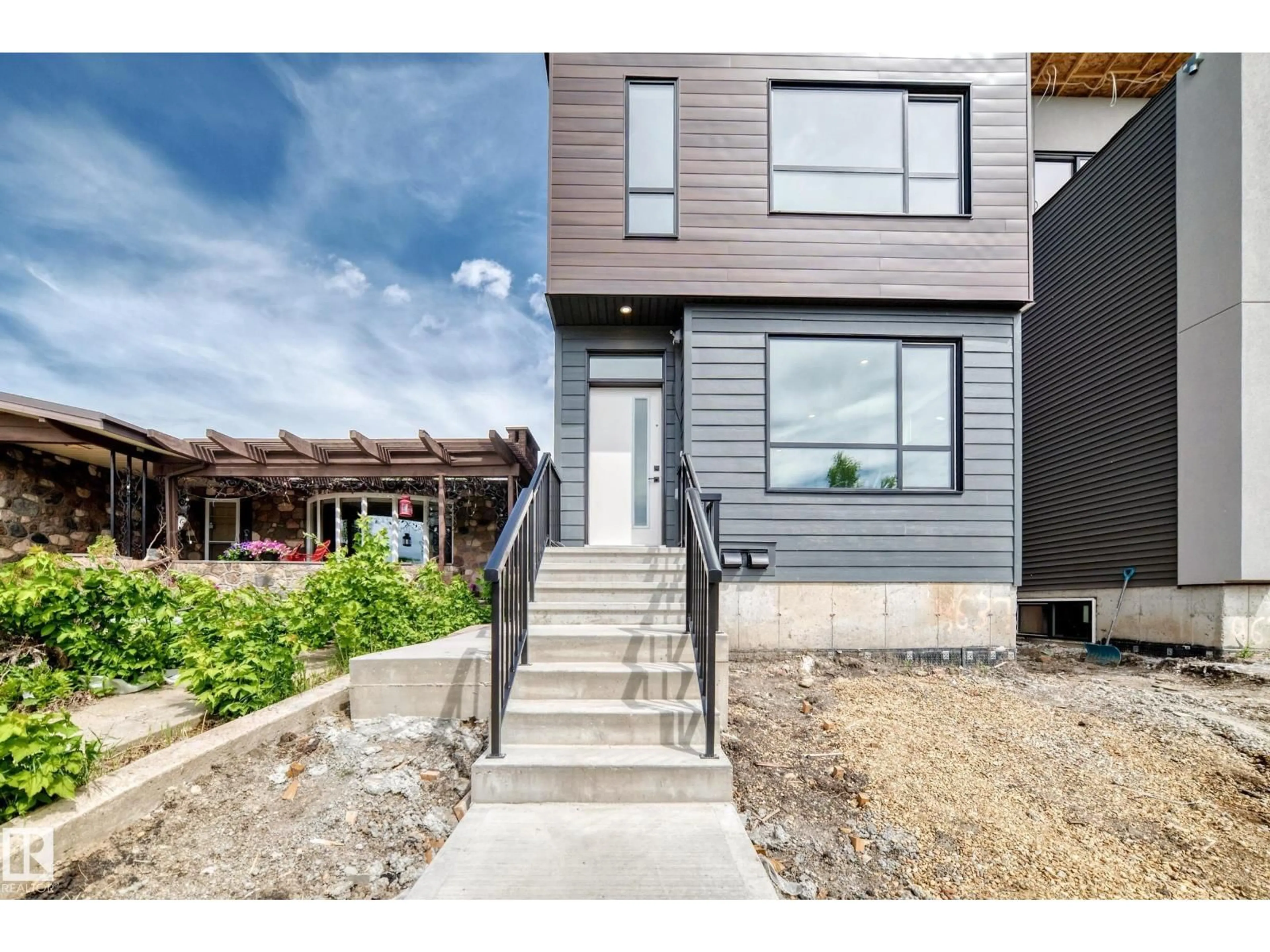 Unknown for 9637 85 ST, Edmonton Alberta T6C3E3