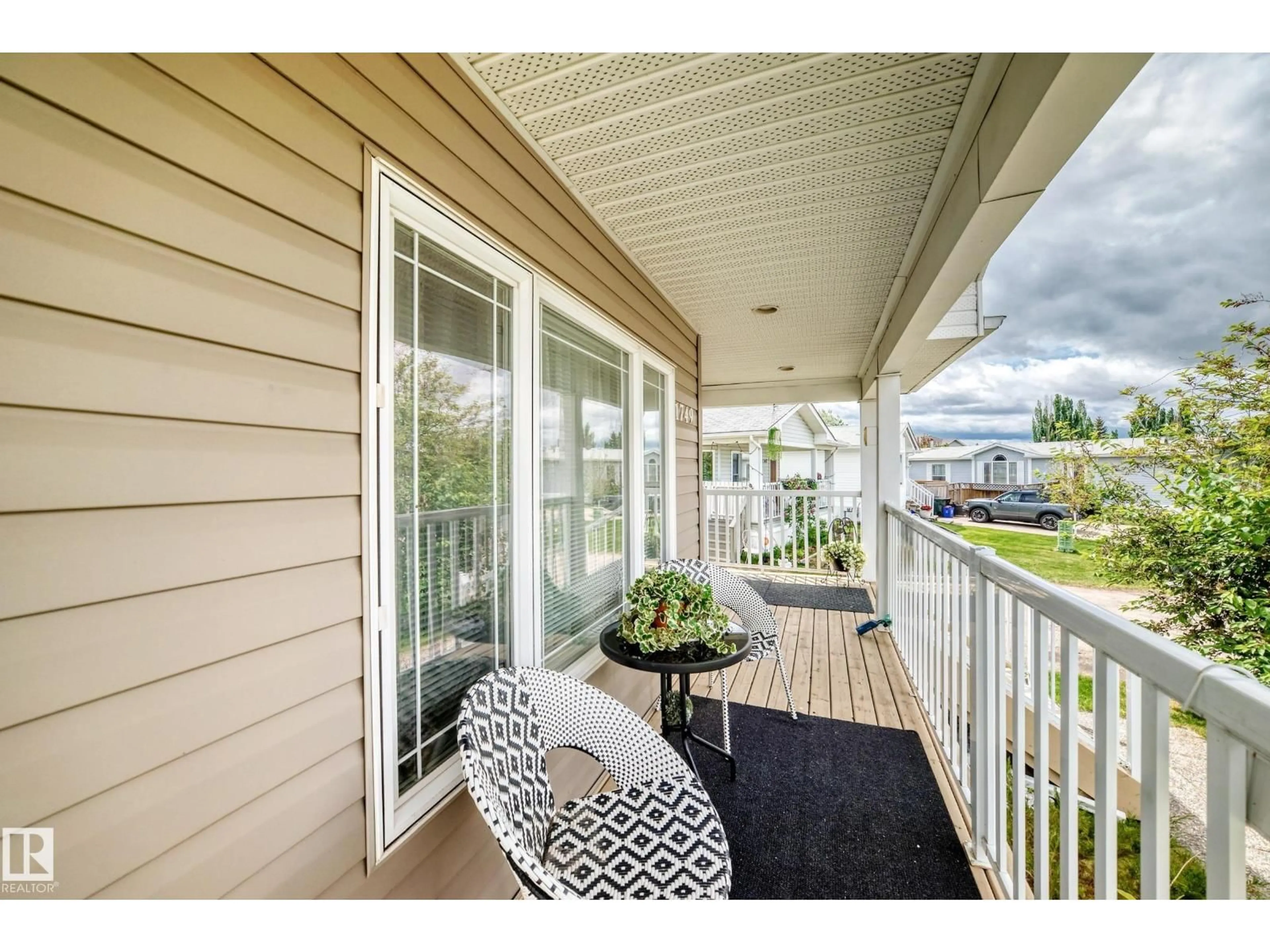 Patio, water/lake/river/ocean view for 1749 JUBILEE LOOP, Sherwood Park Alberta T8H2N6