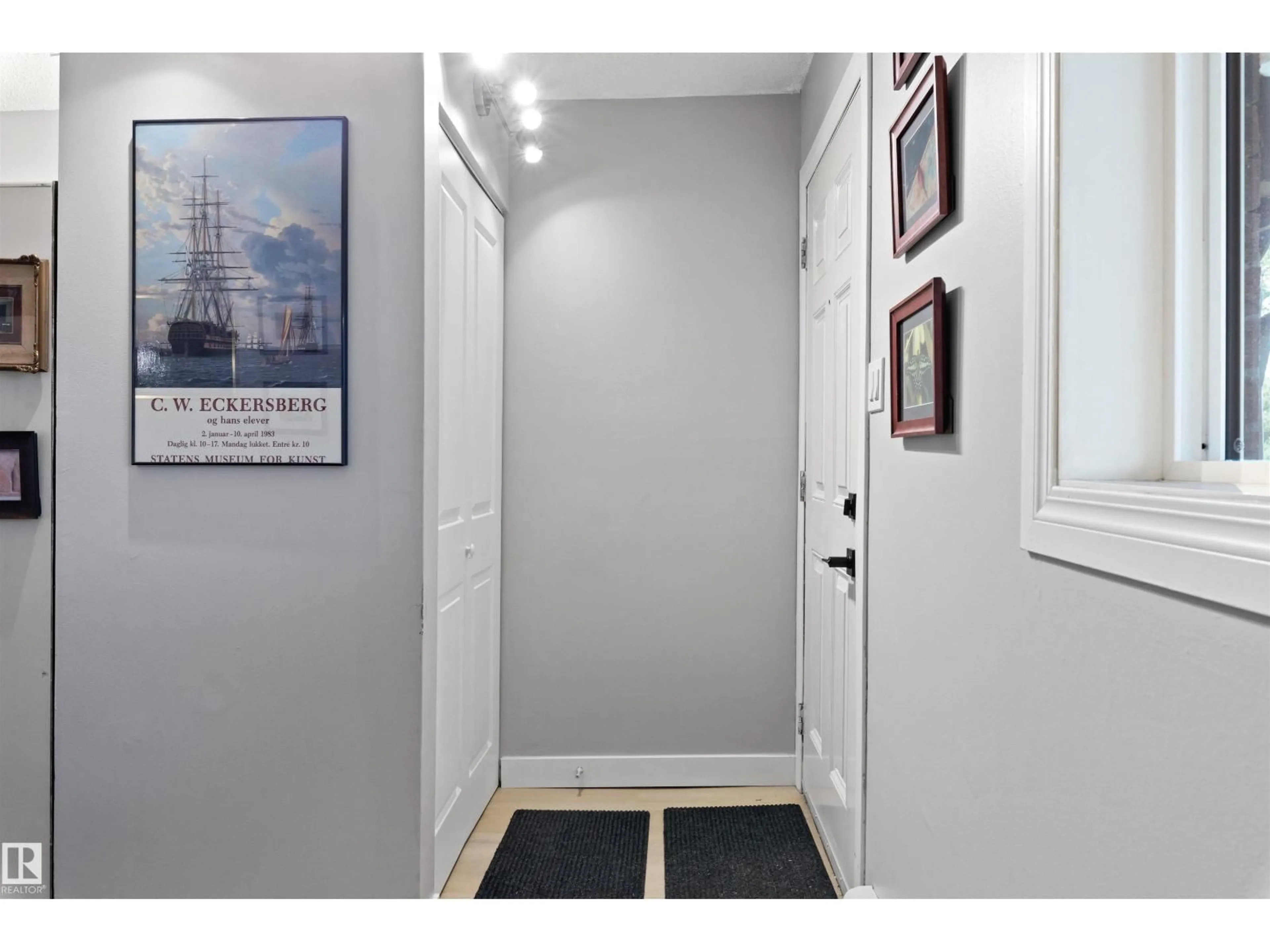 Indoor entryway for 6011 TUDOR GL, St. Albert Alberta T8N3V4