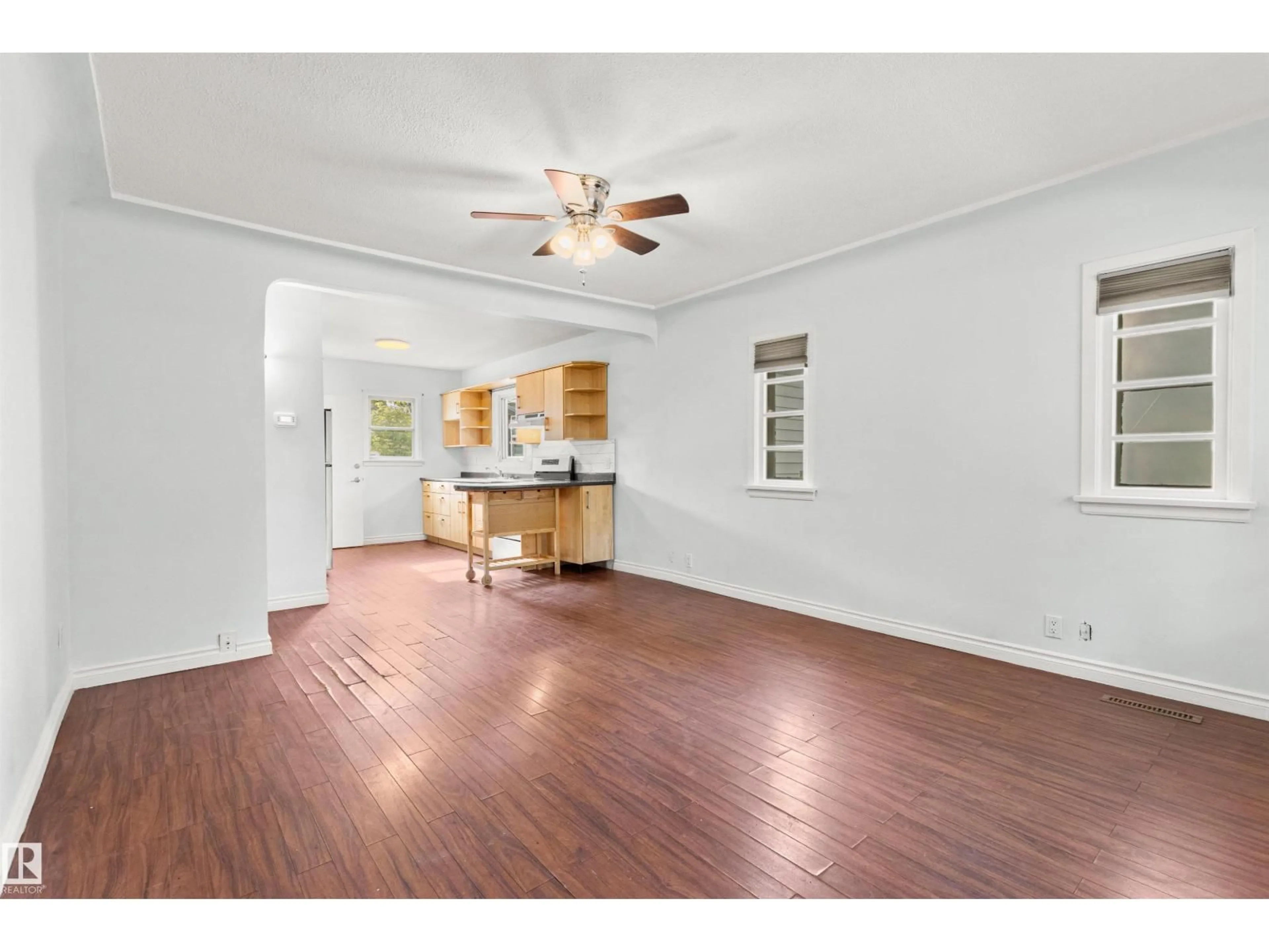 A pic of a room for 11605 91 ST, Edmonton Alberta T5B4A9