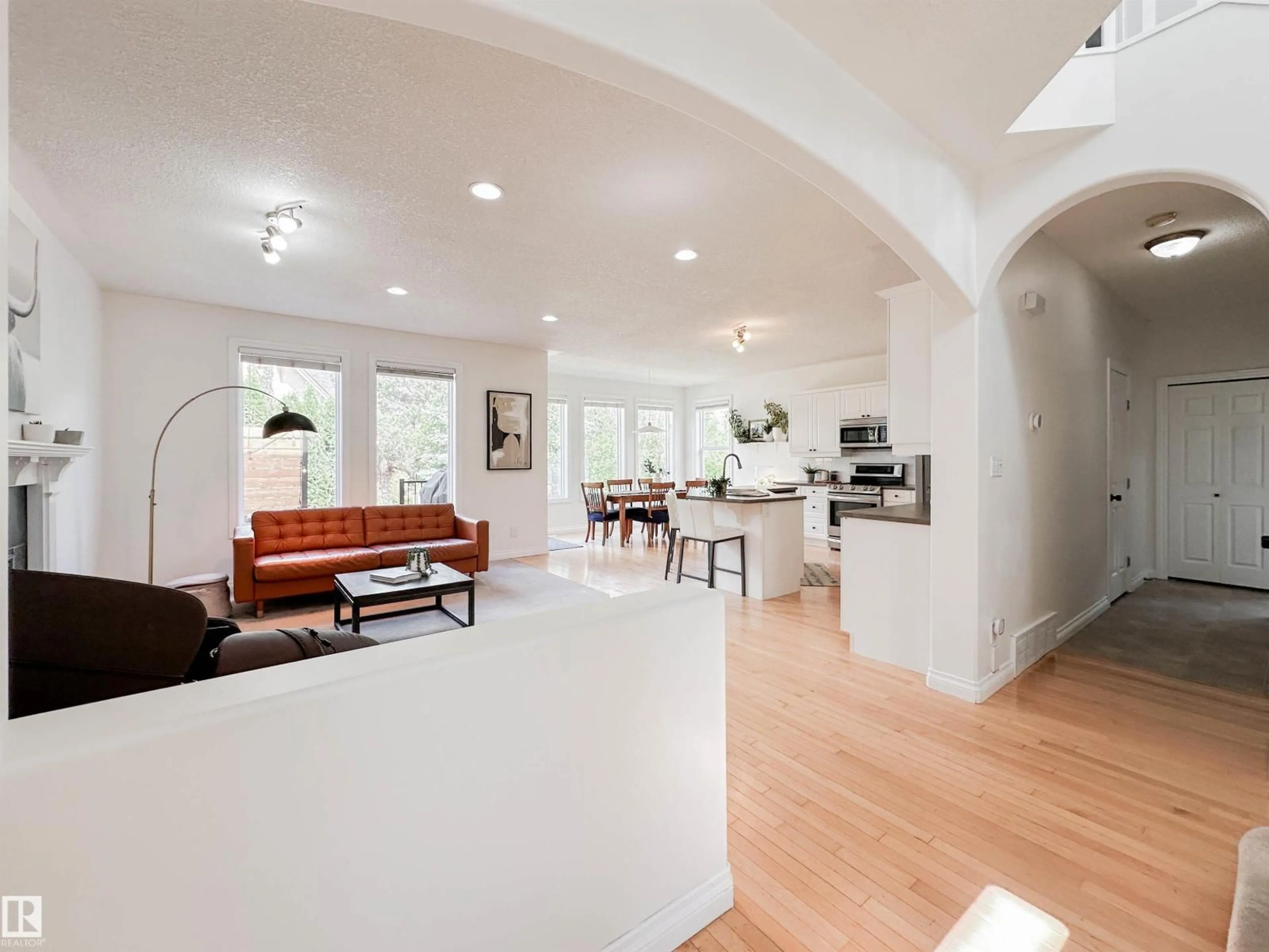 Open concept kitchen, unknown for 10 ORLEANS CT, St. Albert Alberta T8N6V9