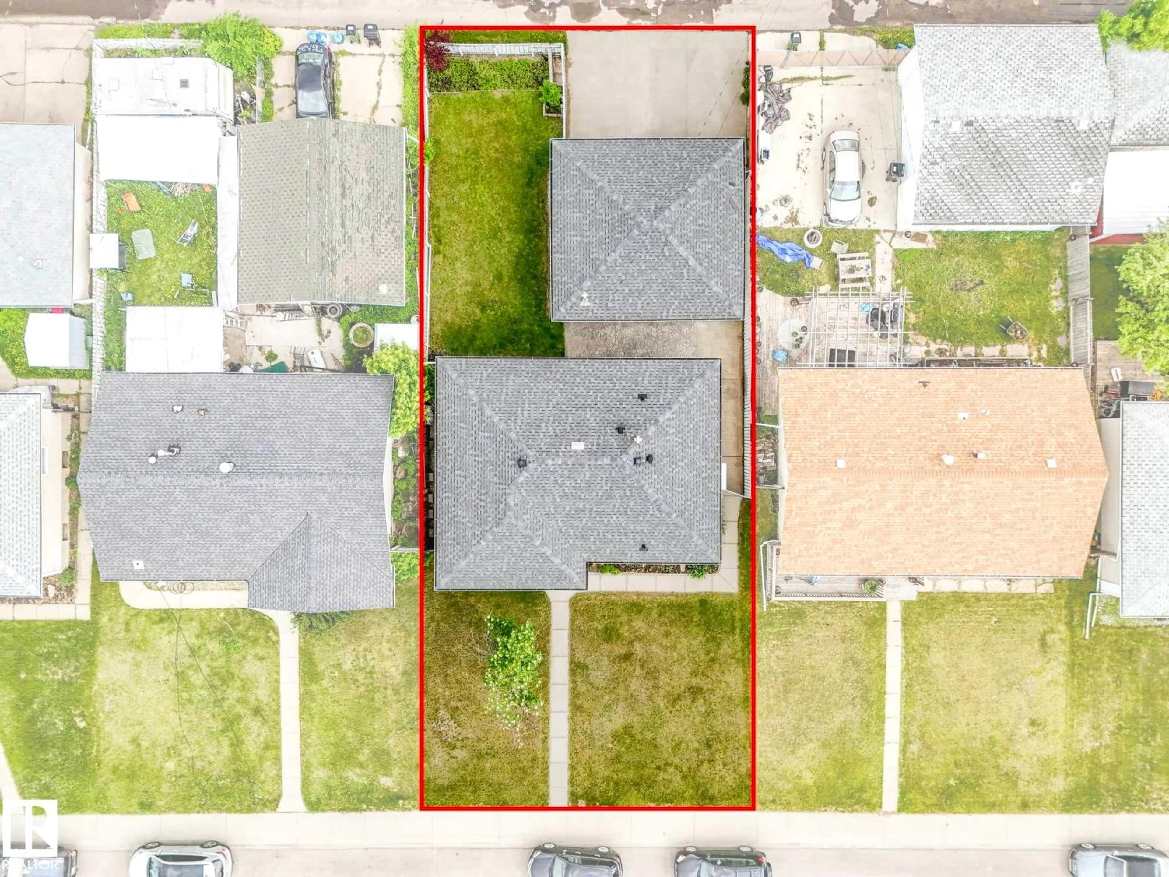 A pic from outside/outdoor area/front of a property/back of a property/a pic from drone, street for NW - 15916 88B AV, Edmonton Alberta T5R4N7