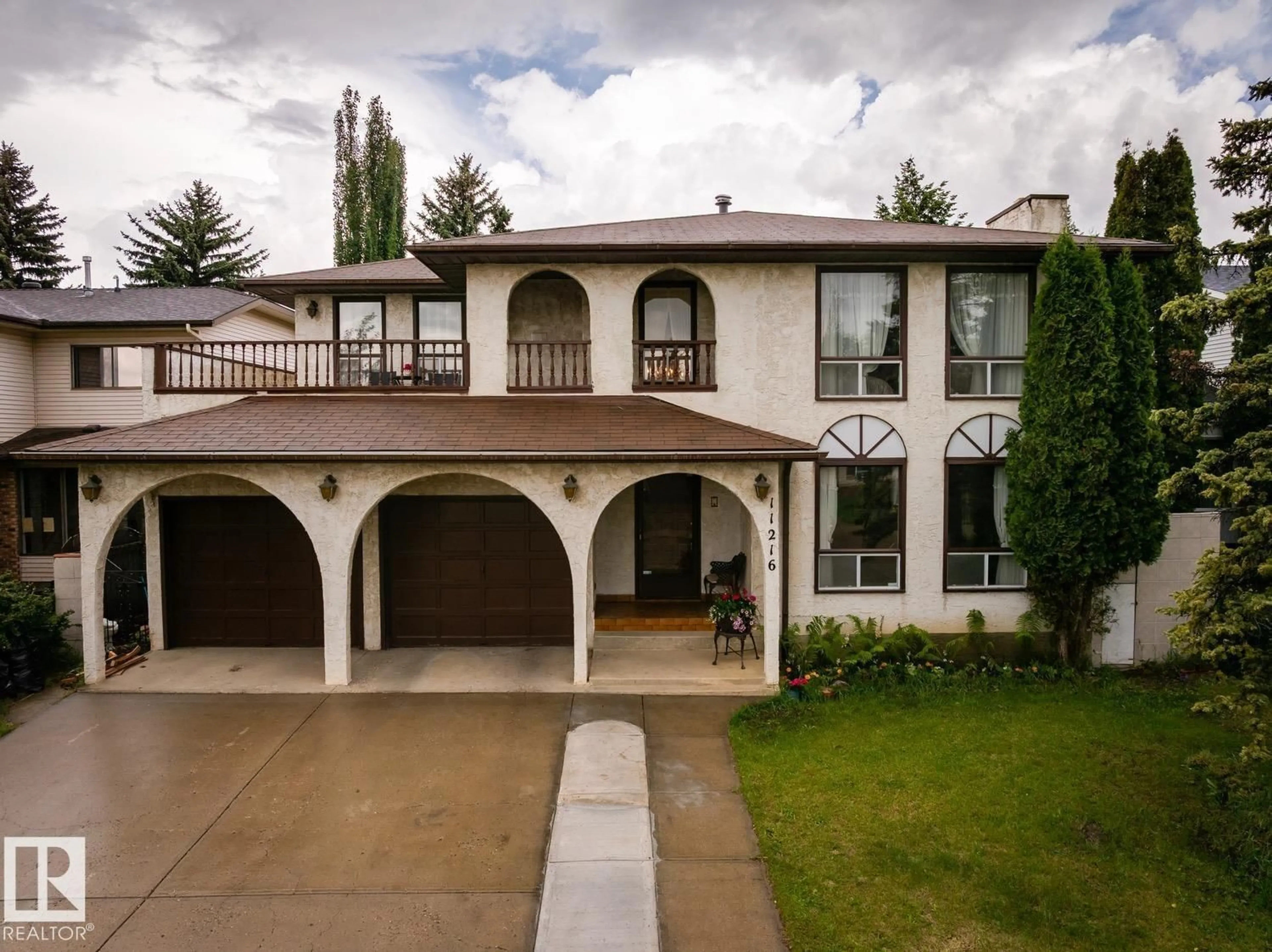 Unknown for NW - 11216 21 AV, Edmonton Alberta T6J5H4