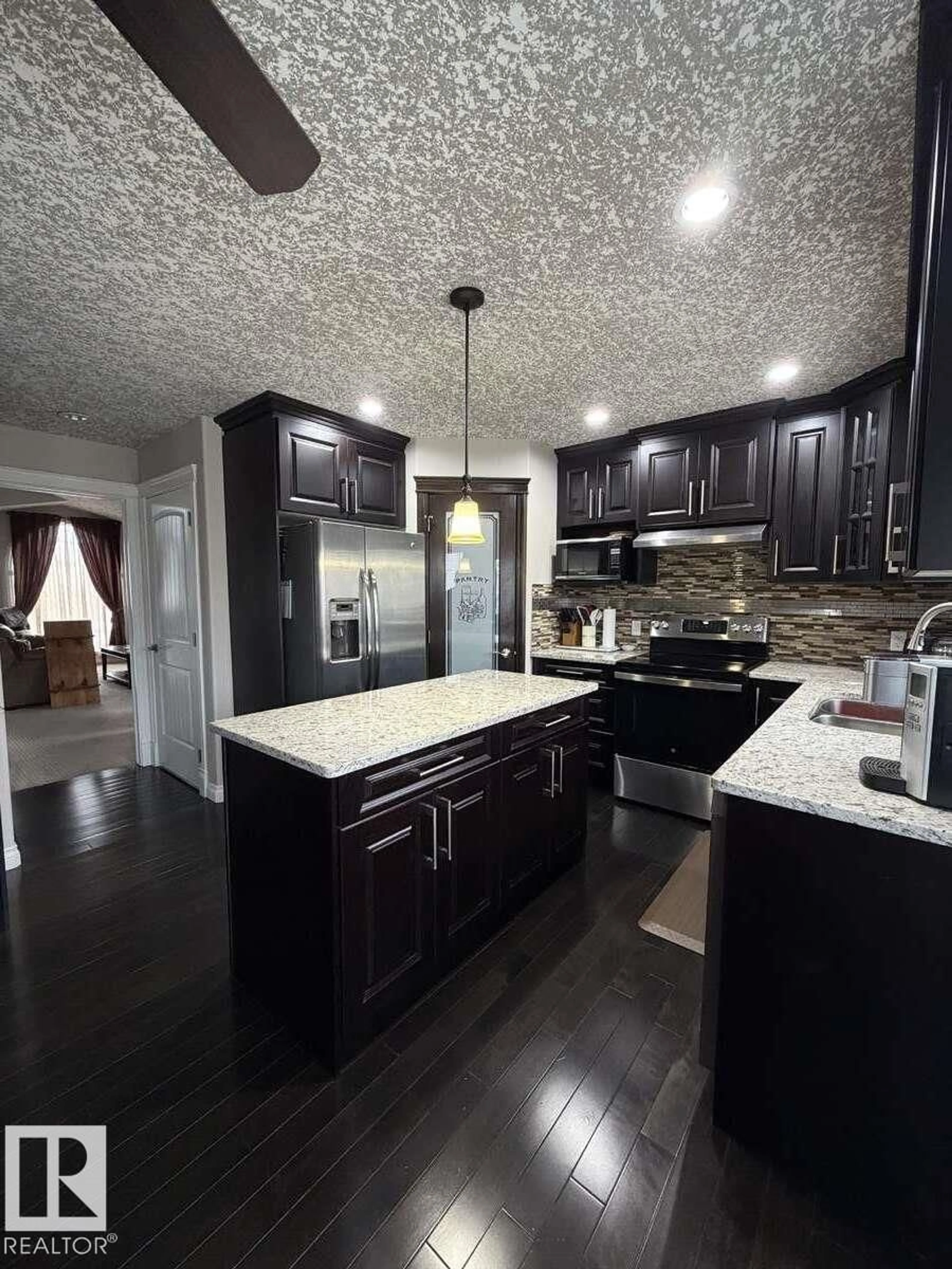 Open concept kitchen, unknown for 167 SONORA, Fort Saskatchewan Alberta T8L0H6