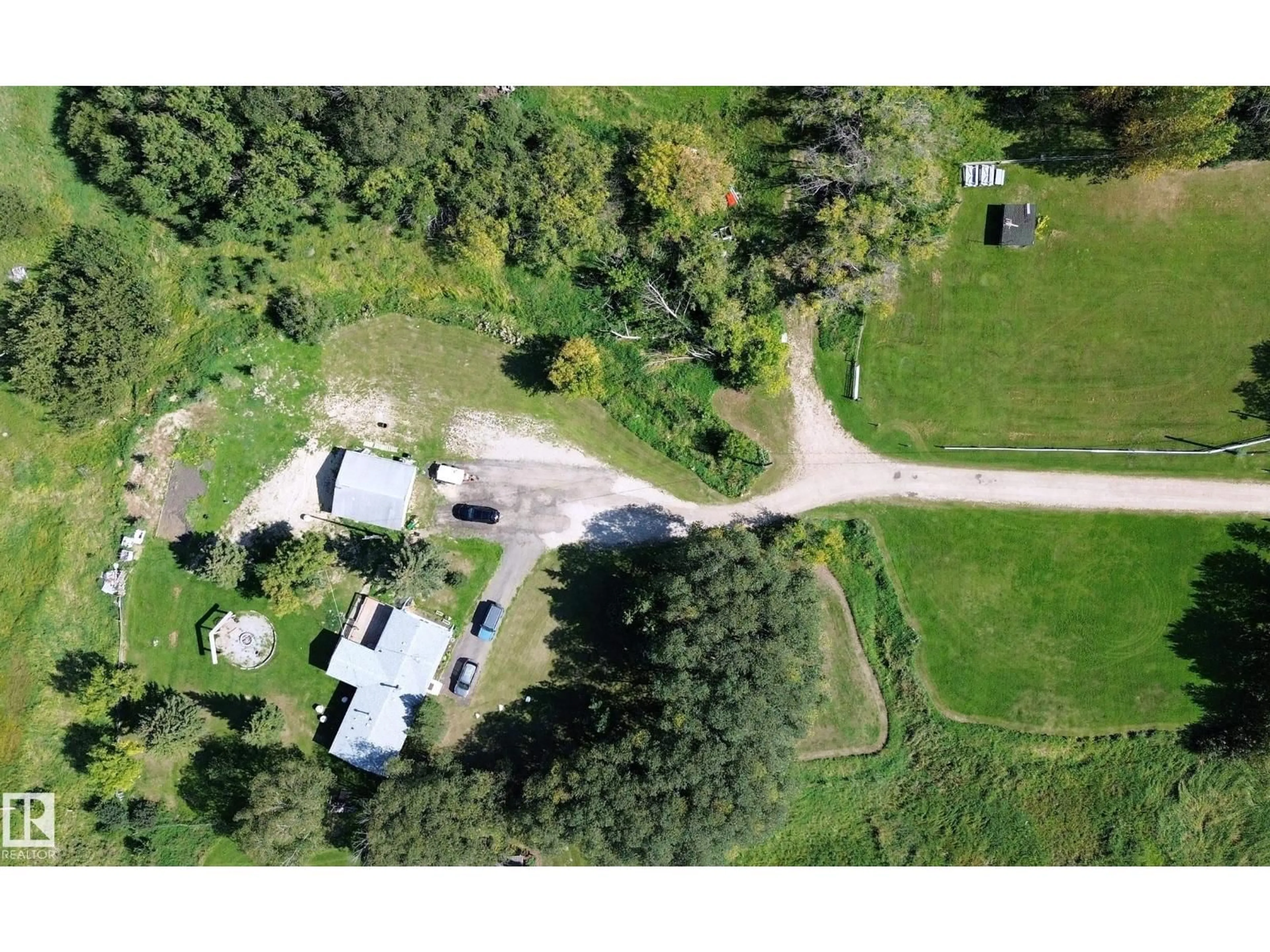 A pic from outside/outdoor area/front of a property/back of a property/a pic from drone, street for 3054 28 AV, Edmonton Alberta T6X1A5