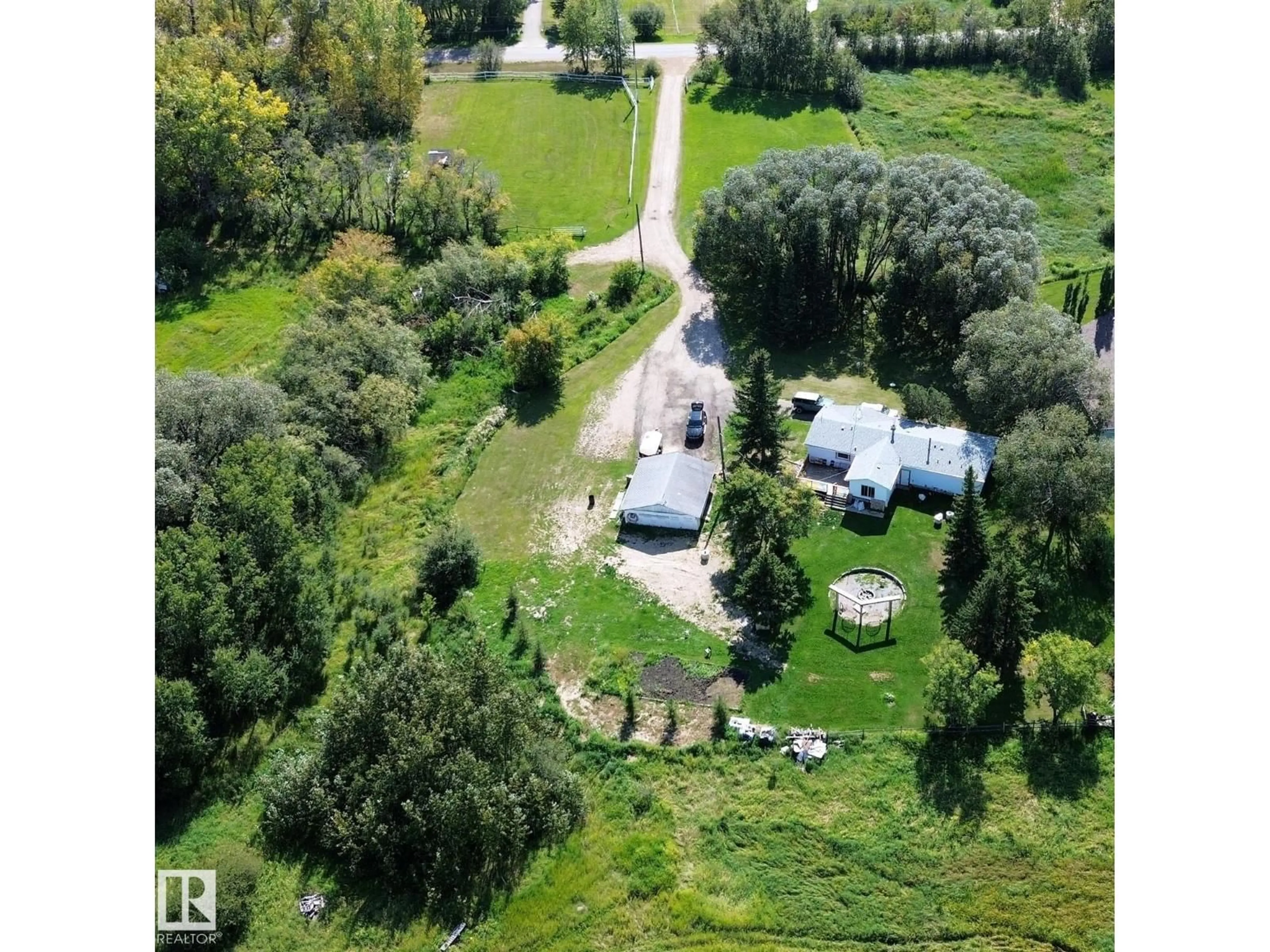 A pic from outside/outdoor area/front of a property/back of a property/a pic from drone, street for 3054 28 AV, Edmonton Alberta T6X1A5