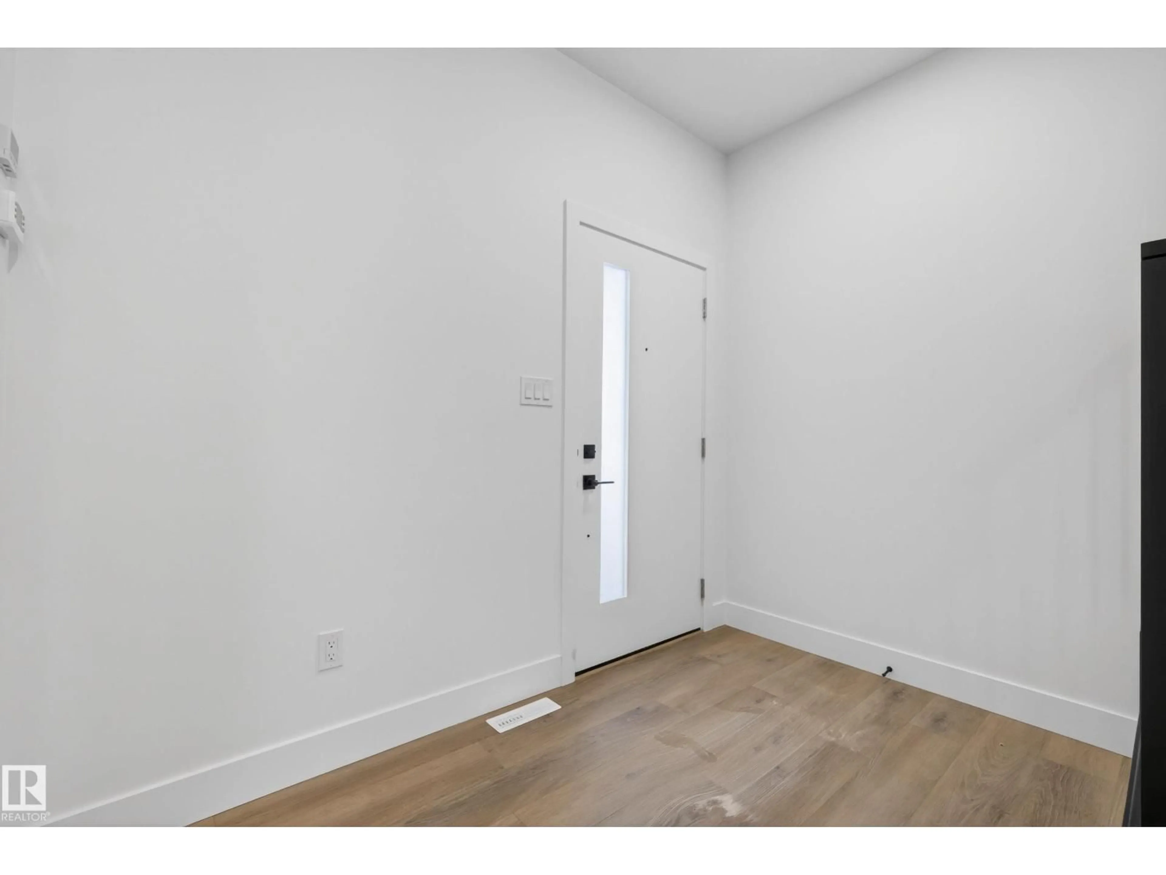 Indoor entryway for 119 CALEDON CR, Spruce Grove Alberta T7X4E3