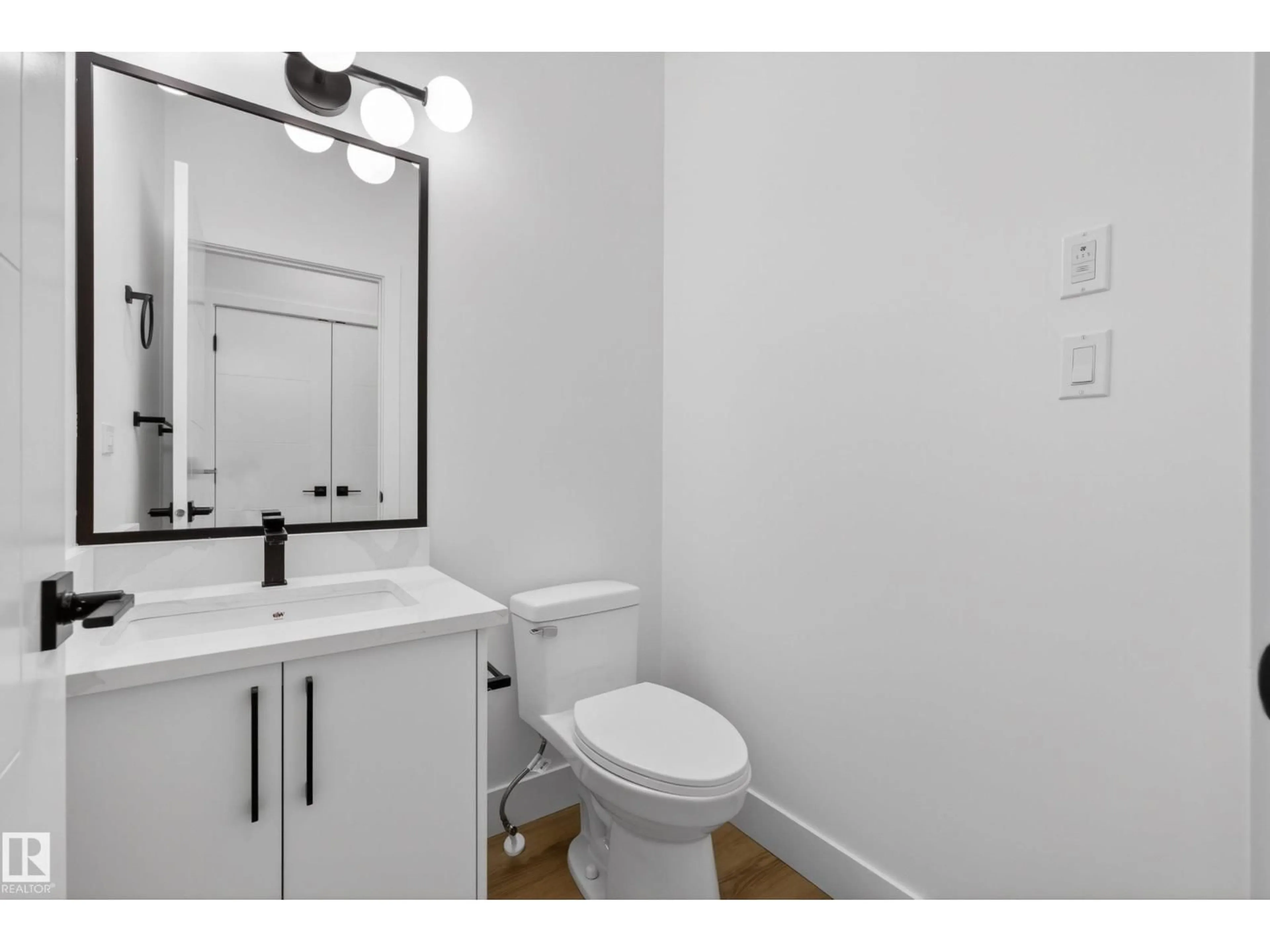 Standard bathroom, unknown for 119 CALEDON CR, Spruce Grove Alberta T7X4E3