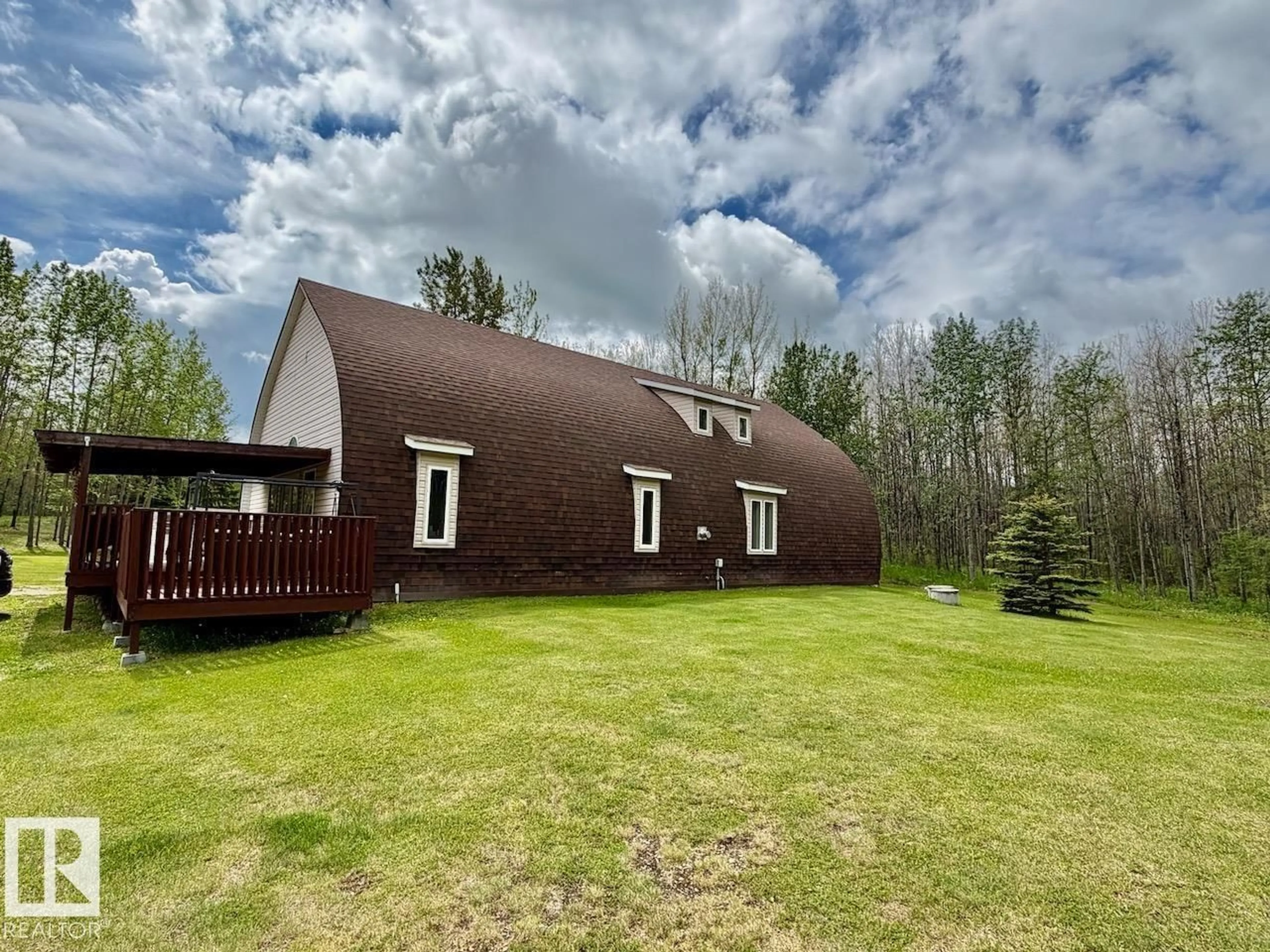 A pic from outside/outdoor area/front of a property/back of a property/a pic from drone, building for 7113 TOWNSHIP RD 524, Rural Parkland County Alberta T0E0S0