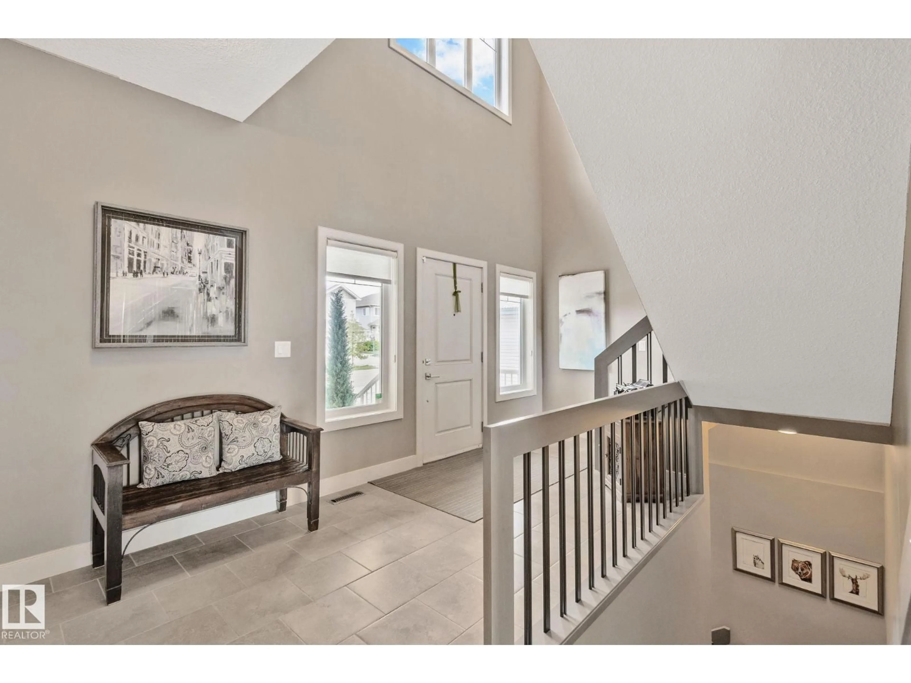 Indoor entryway for 32 NAULT CR, St. Albert Alberta T8N4H9