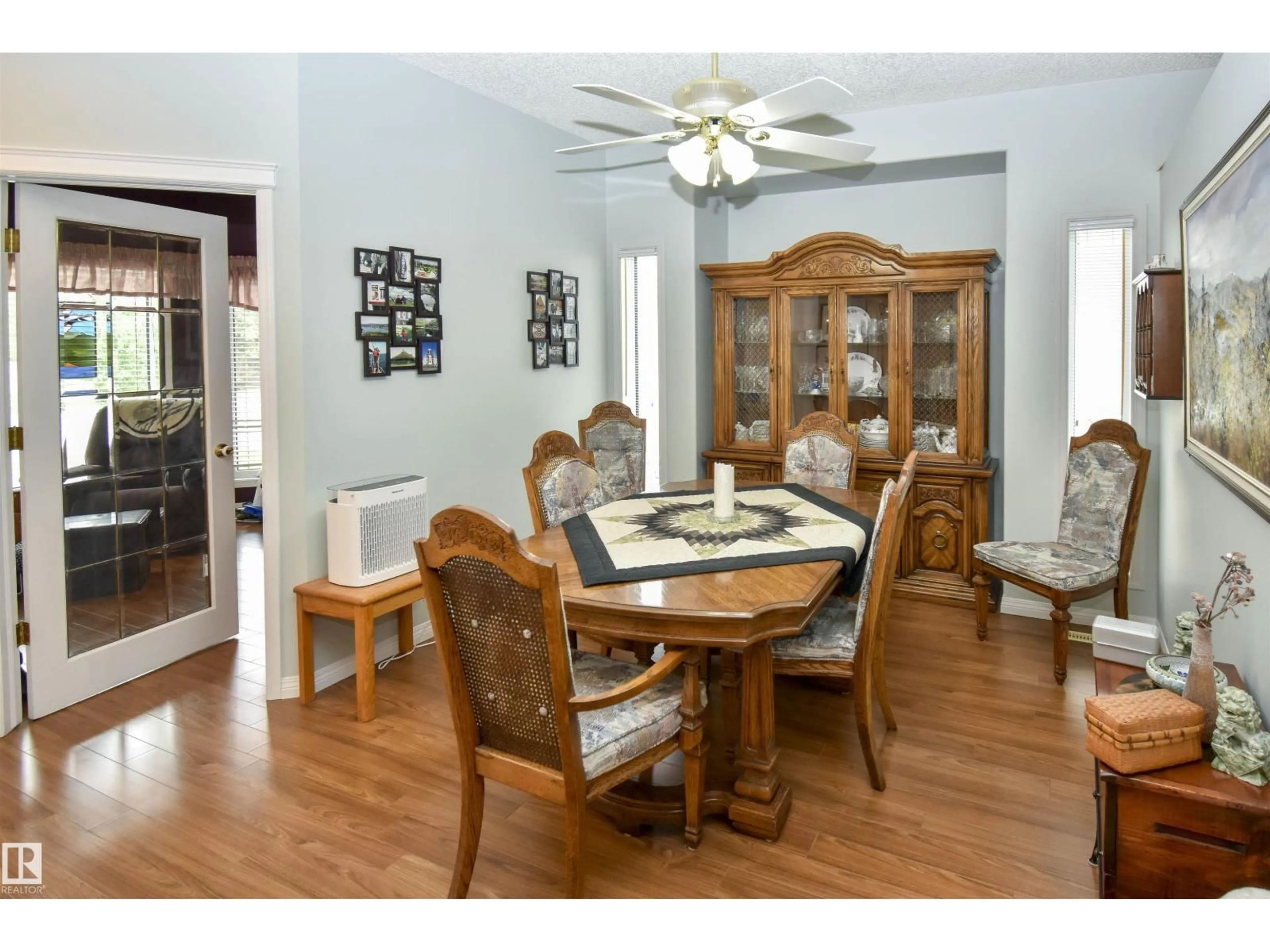Dining room, wood/laminate floor for 24 LONGVIEW PL, Spruce Grove Alberta T7X3Y6