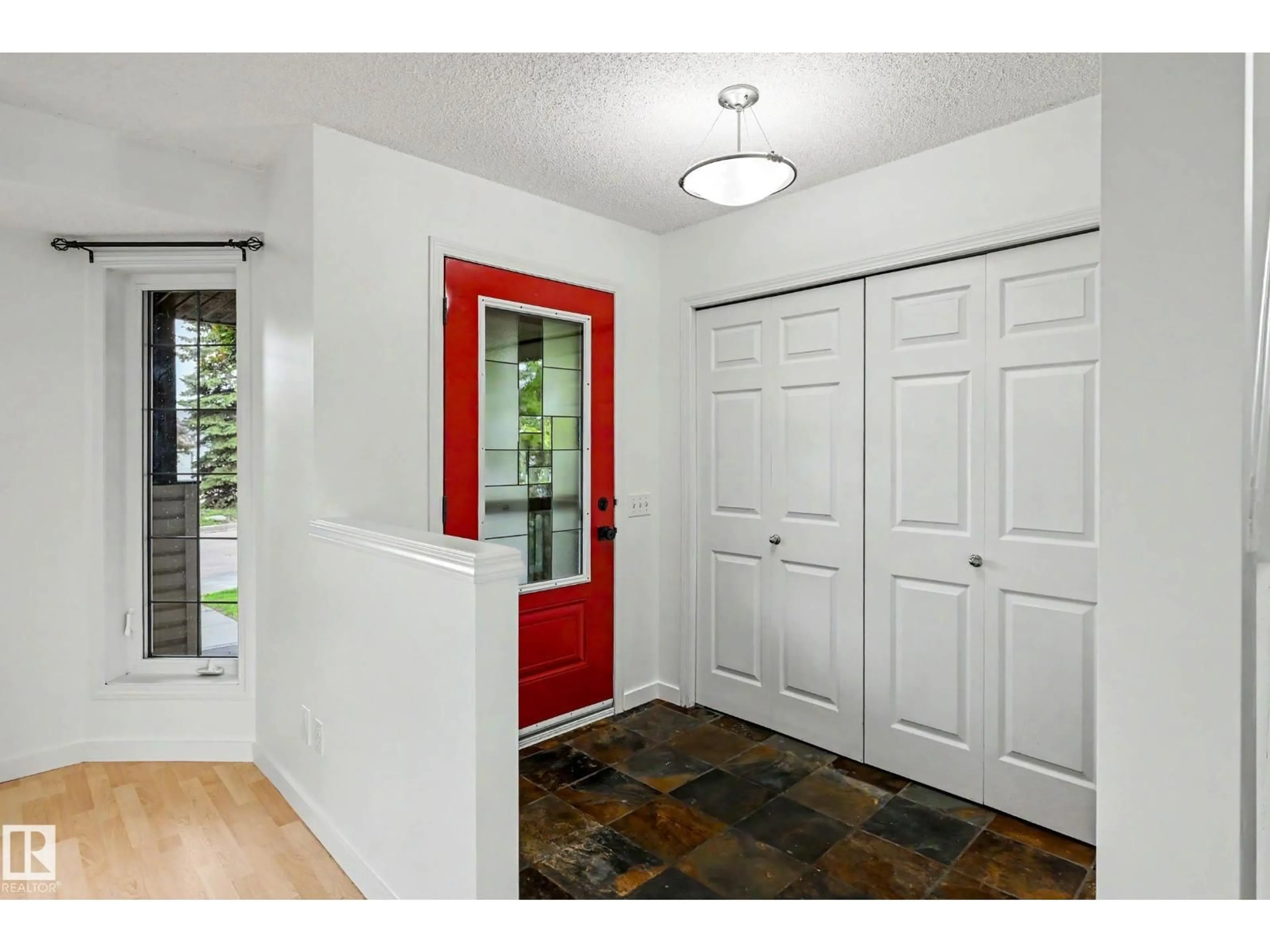 Indoor entryway for 14014 158A AV, Edmonton Alberta T6V1V7