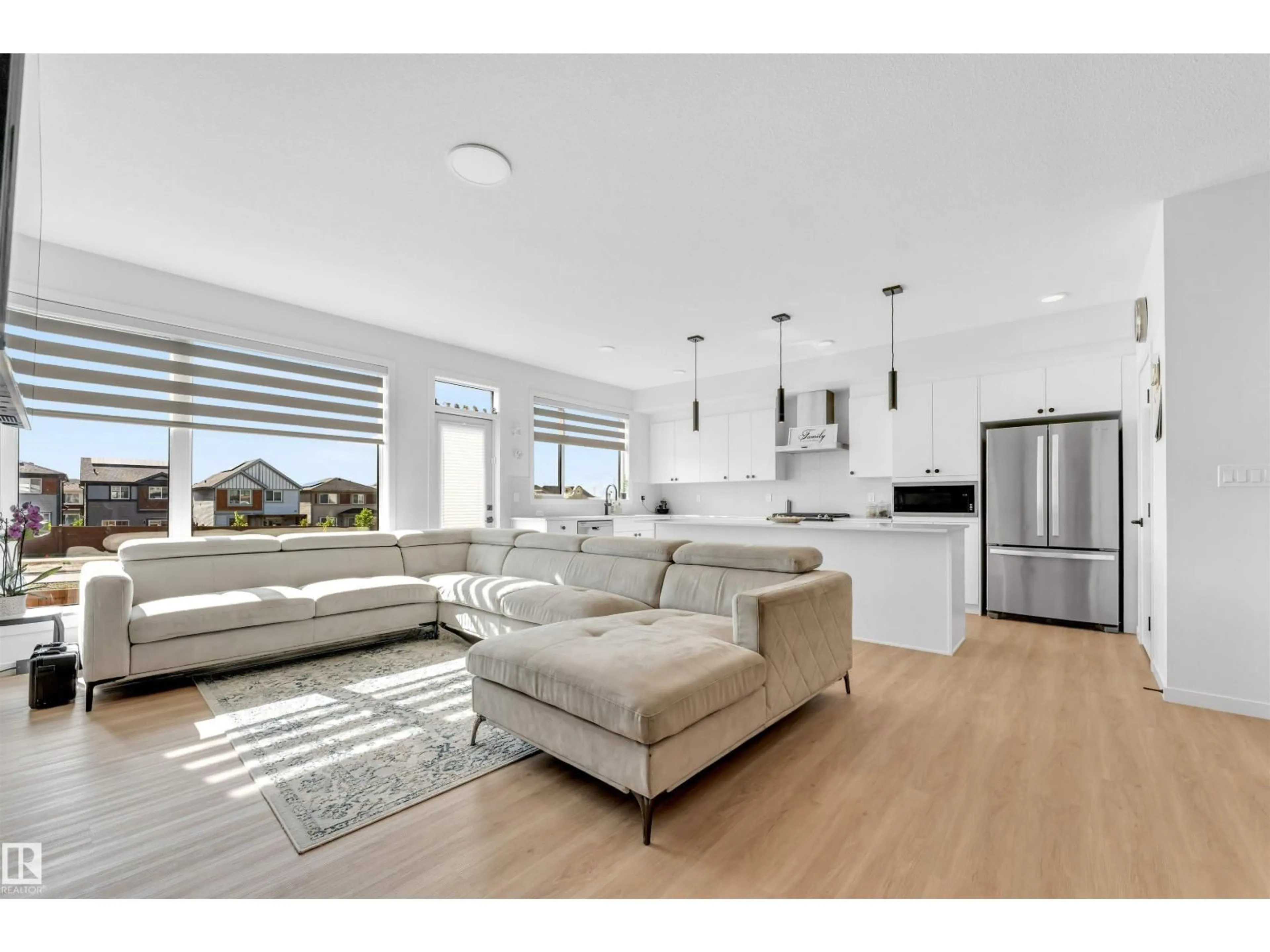 Open concept kitchen, unknown for 460 33 ST, Edmonton Alberta T6X1A7