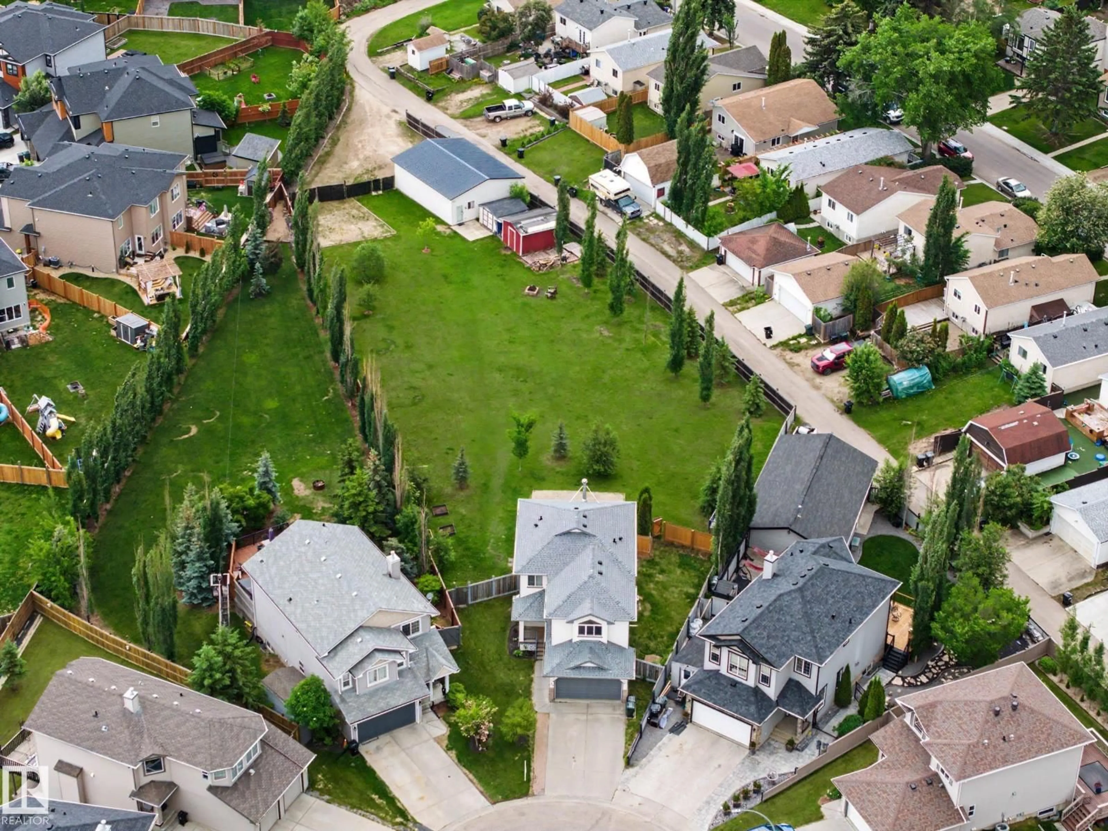 A pic from outside/outdoor area/front of a property/back of a property/a pic from drone, street for 62 GREYSTONE CR, Spruce Grove Alberta T7A0A7