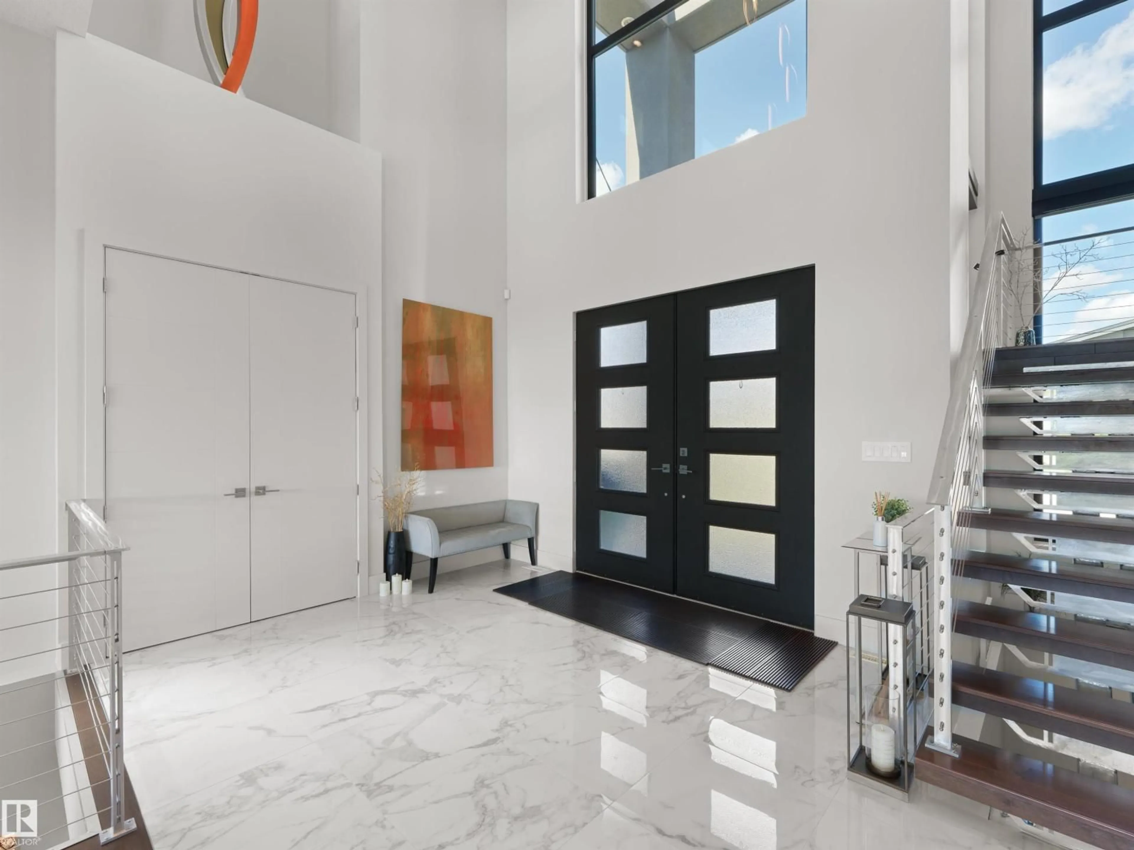 Indoor entryway for 622 HOWATT DR, Edmonton Alberta T6W2T6