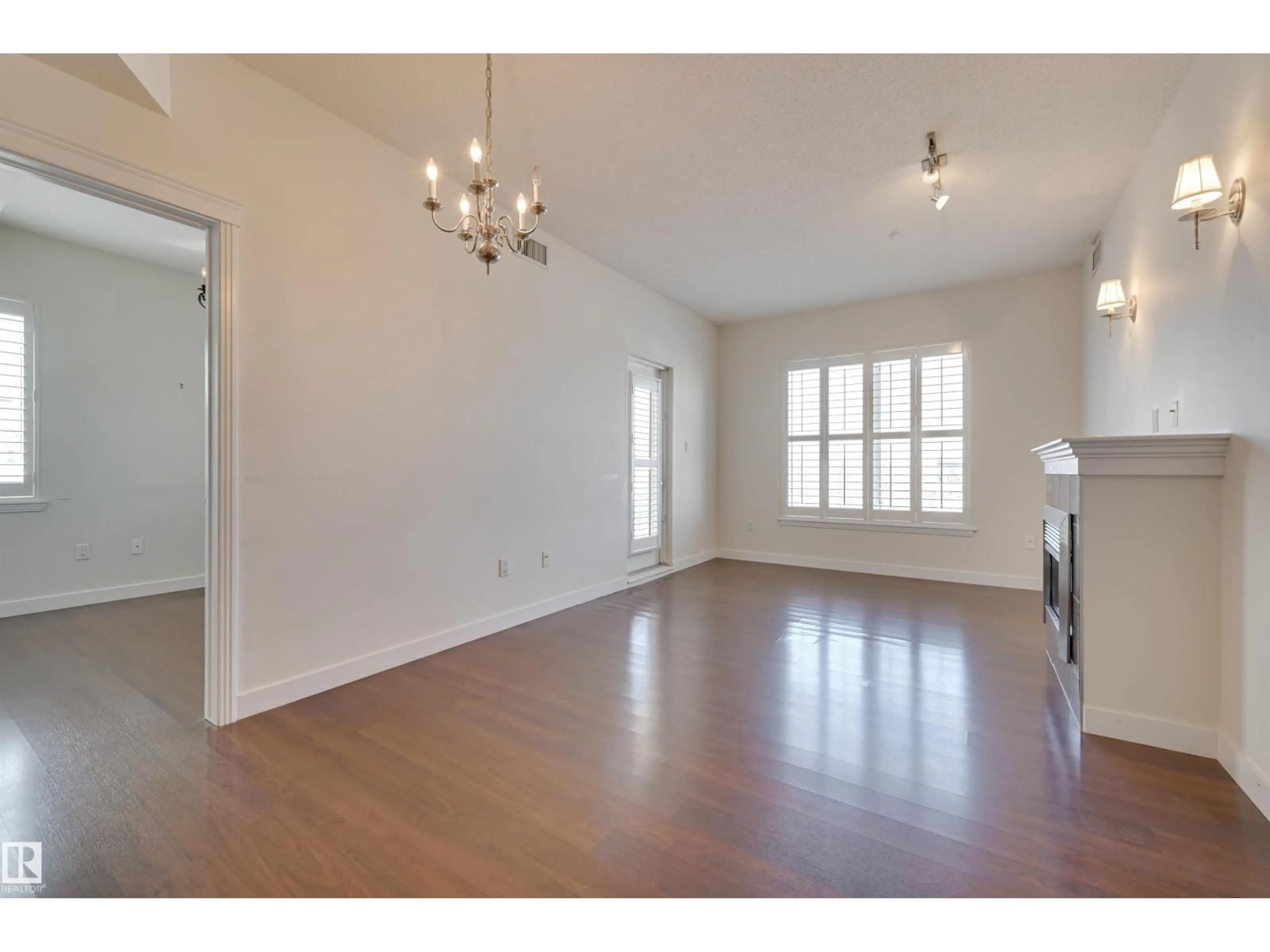 A pic of a room for 521 - 10333 112 ST, Edmonton Alberta T5K0B4
