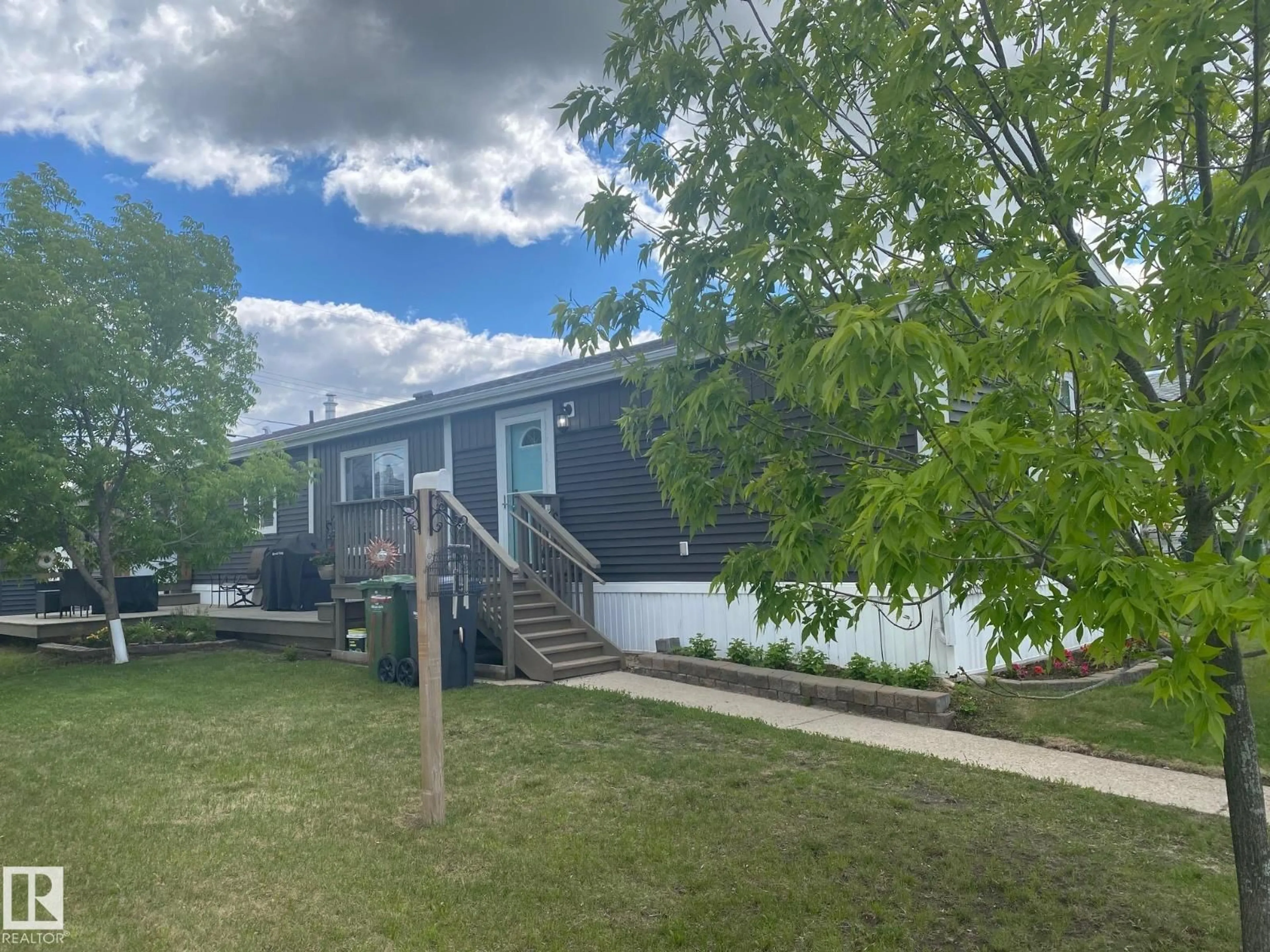 A pic from outside/outdoor area/front of a property/back of a property/a pic from drone, street for 4809 49 AV, Wetaskiwin Alberta T9A0G5