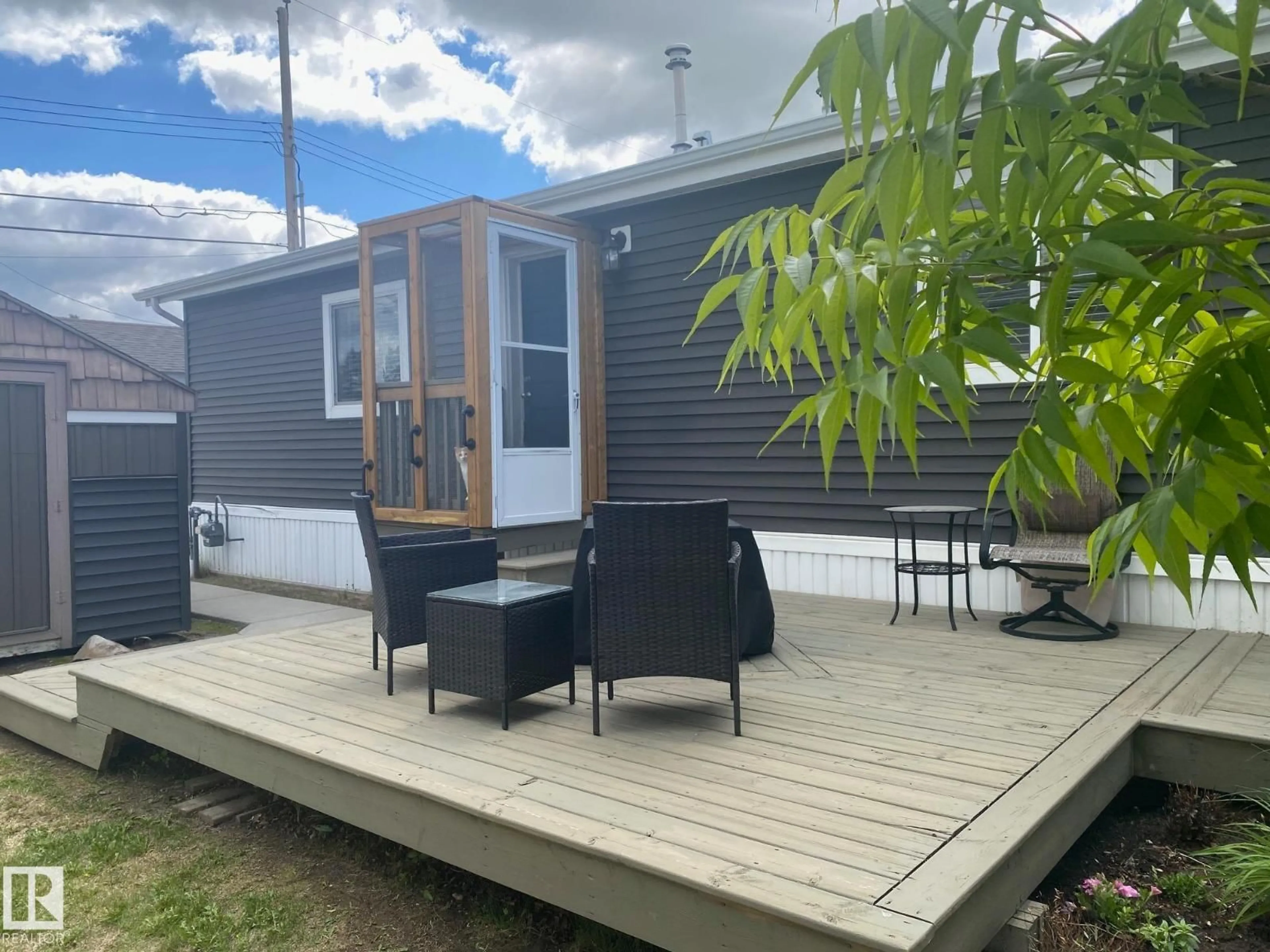 Patio, street for 4809 49 AV, Wetaskiwin Alberta T9A0G5