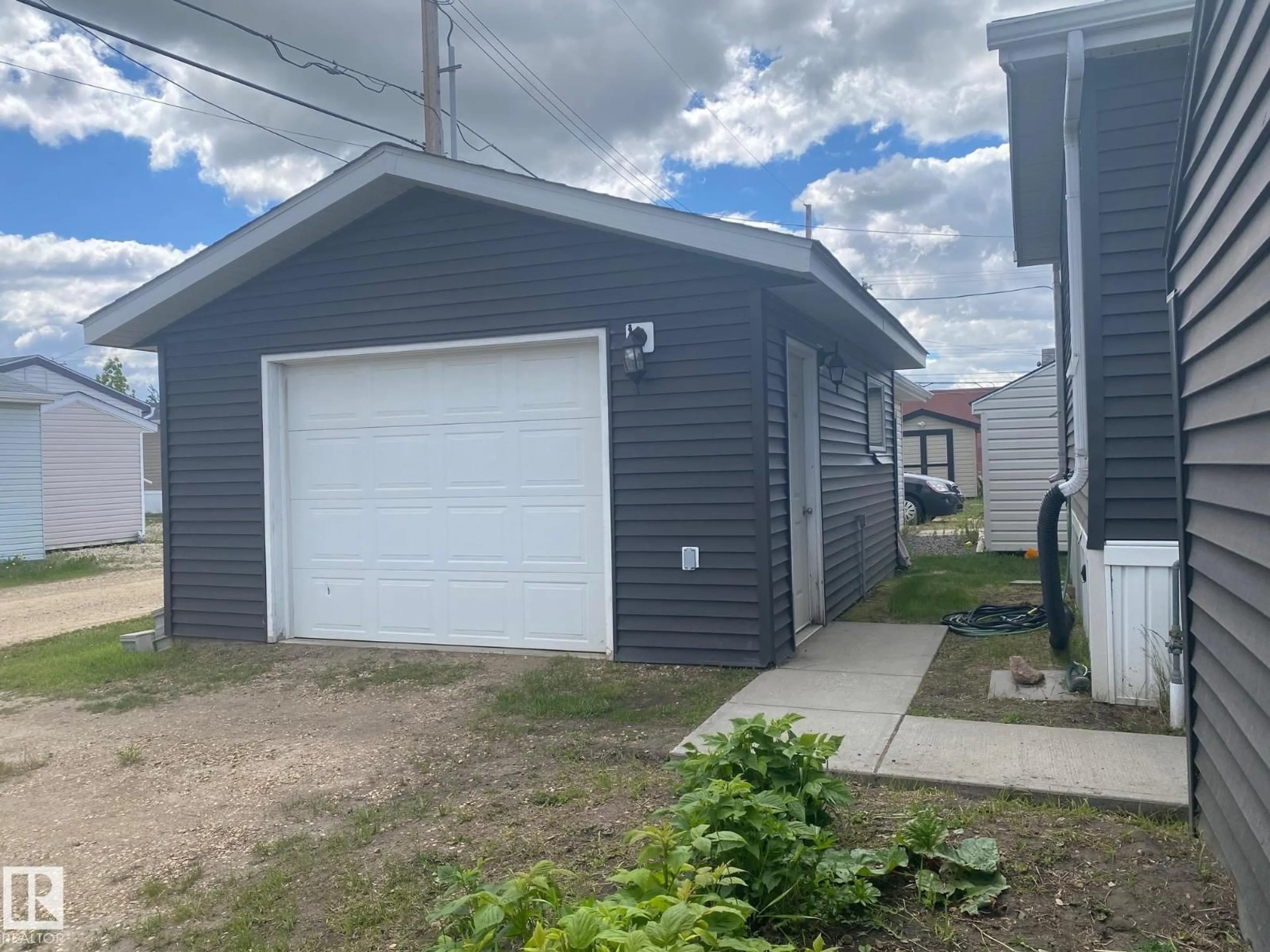Shed for 4809 49 AV, Wetaskiwin Alberta T9A0G5