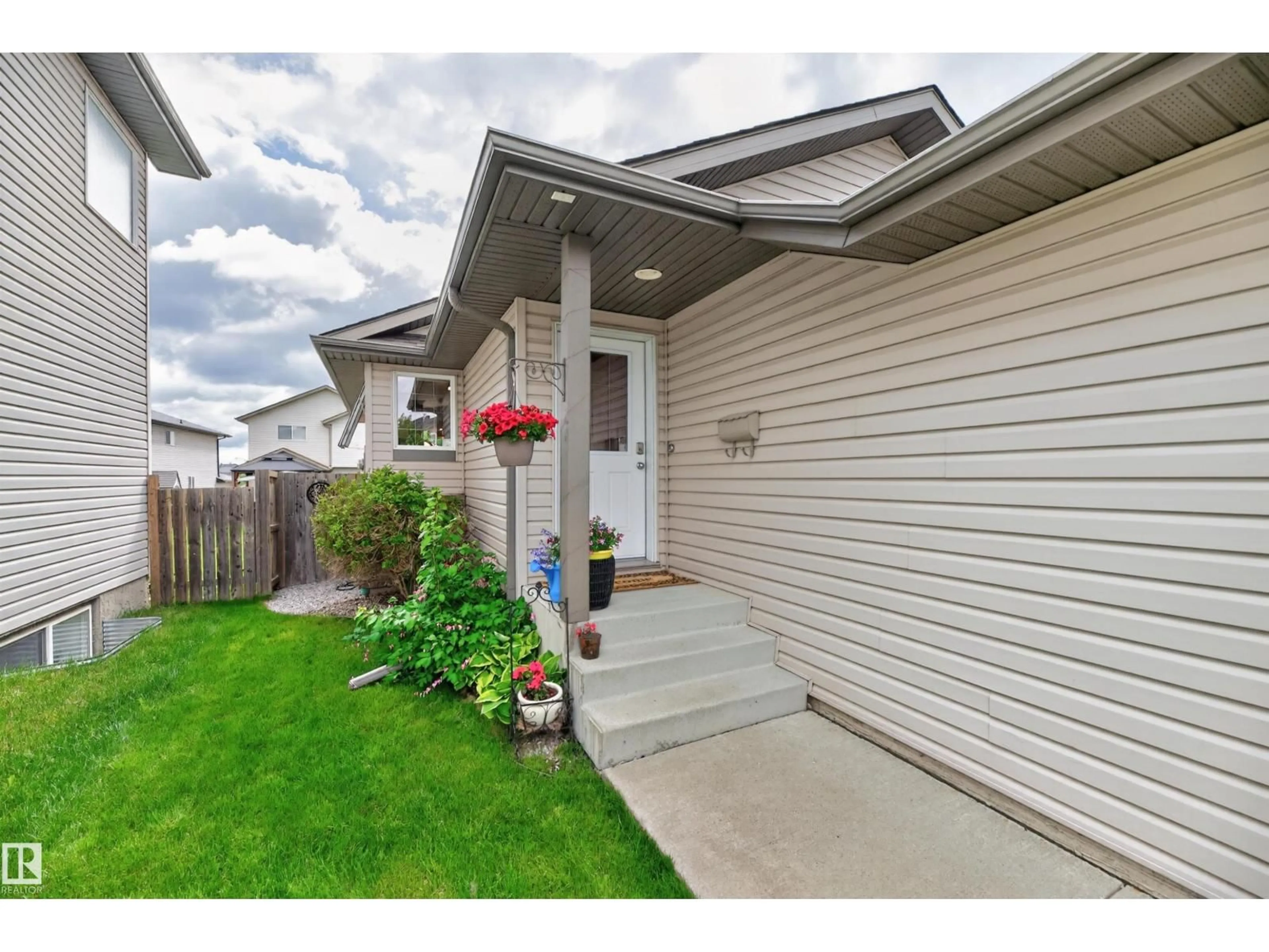 Unknown for 233 FOXBORO CV, Sherwood Park Alberta T8A6N8