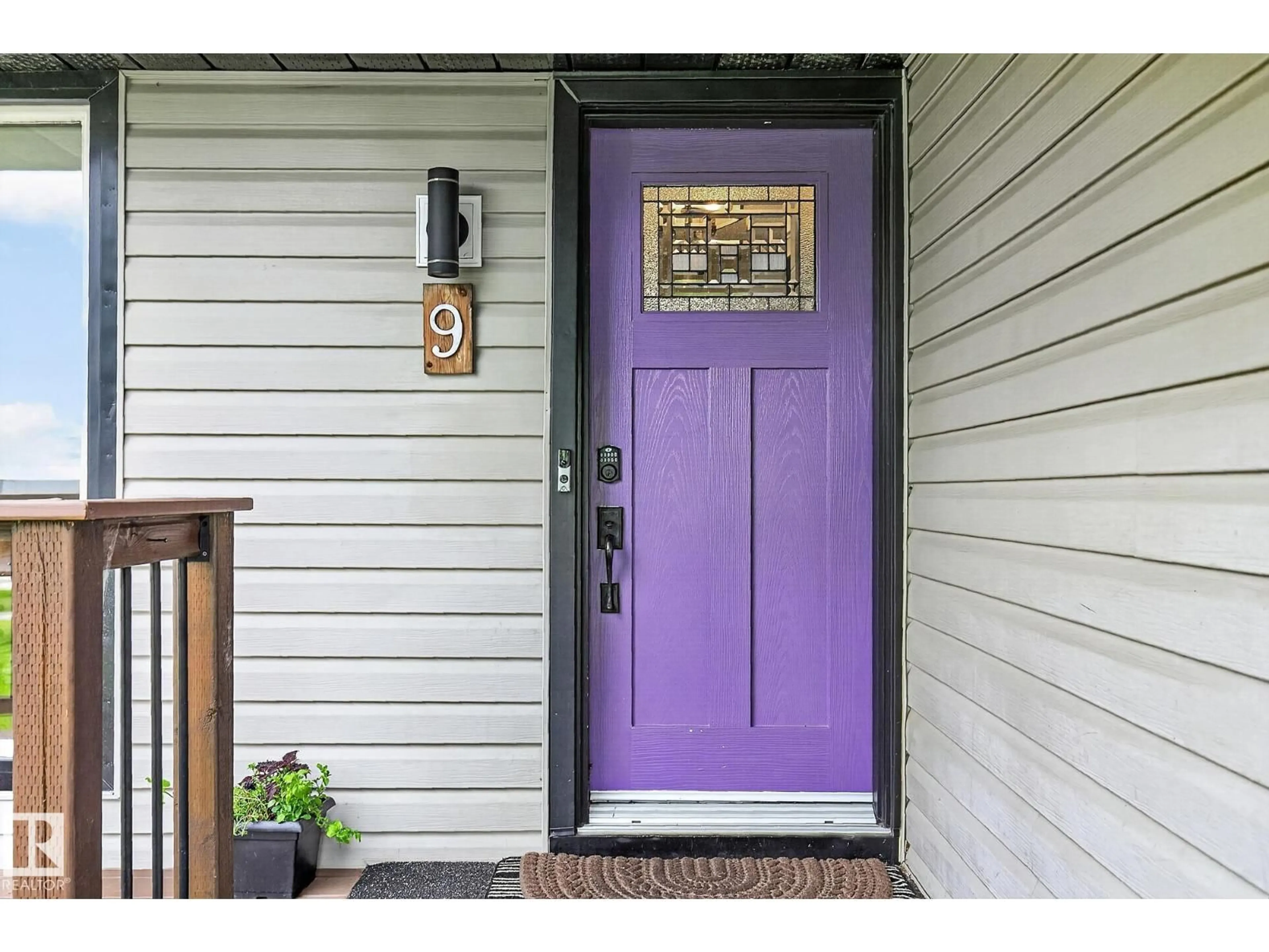 Indoor entryway for 9 MILLGROVE DR, Spruce Grove Alberta T7X2M2