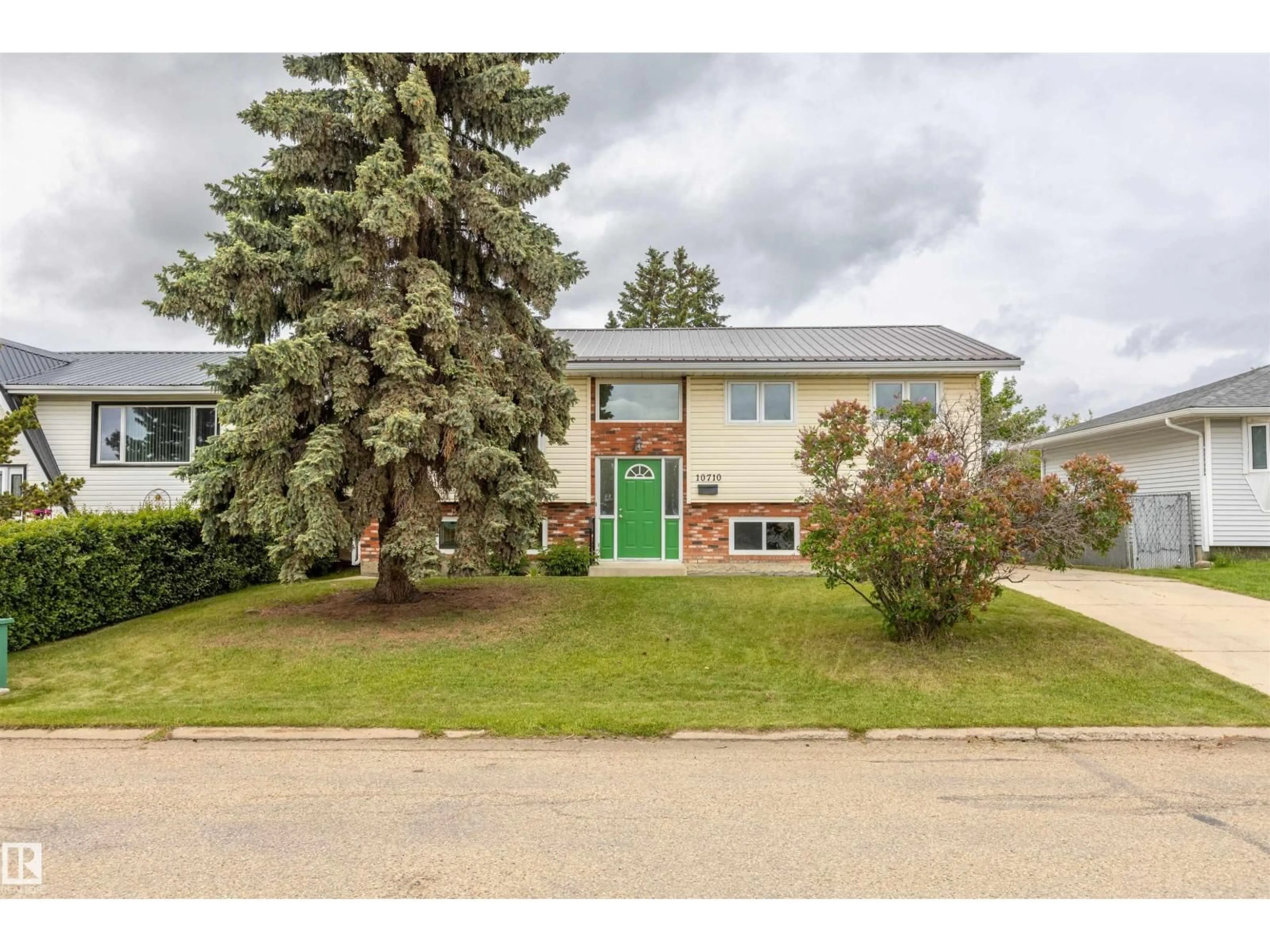 Unknown for 10710 97 AV, Morinville Alberta T8R0E9