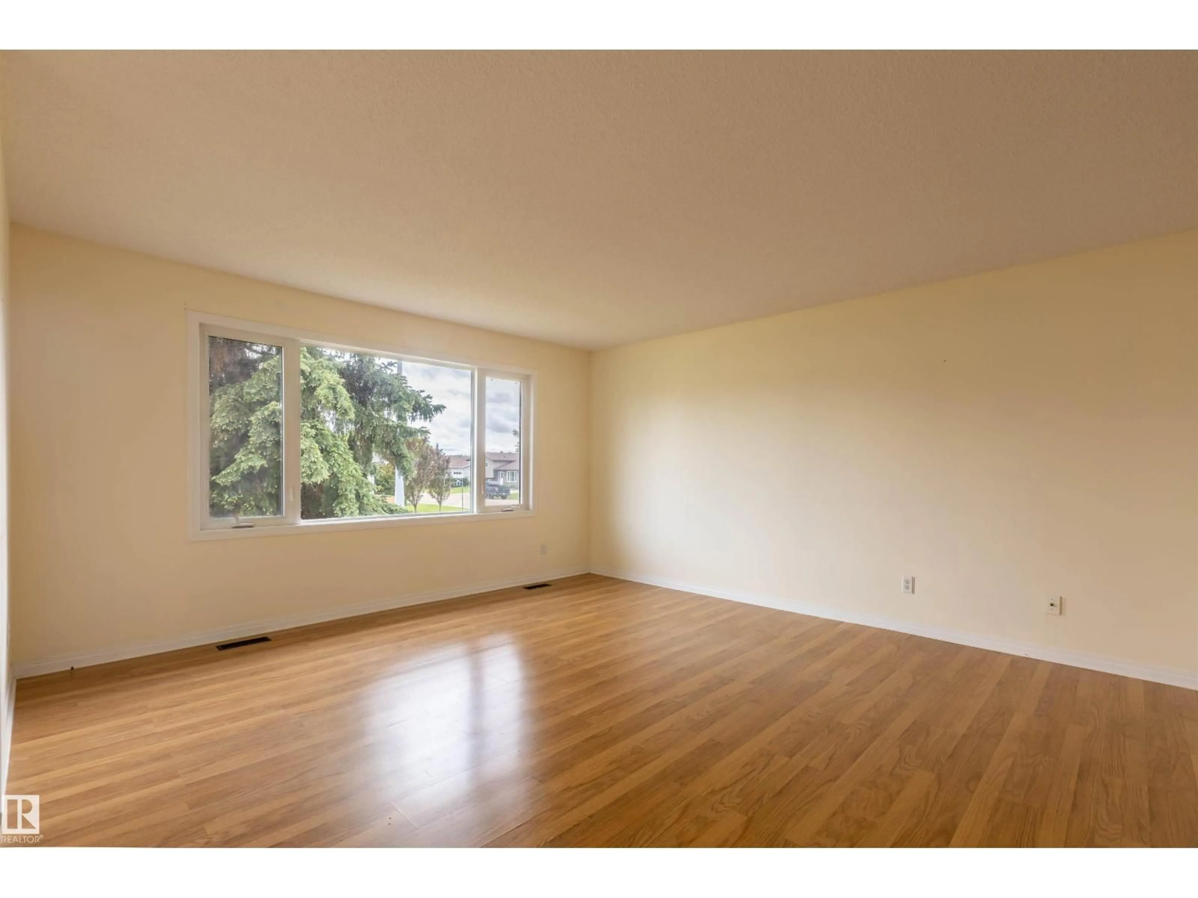 A pic of a room for 10710 97 AV, Morinville Alberta T8R0E9